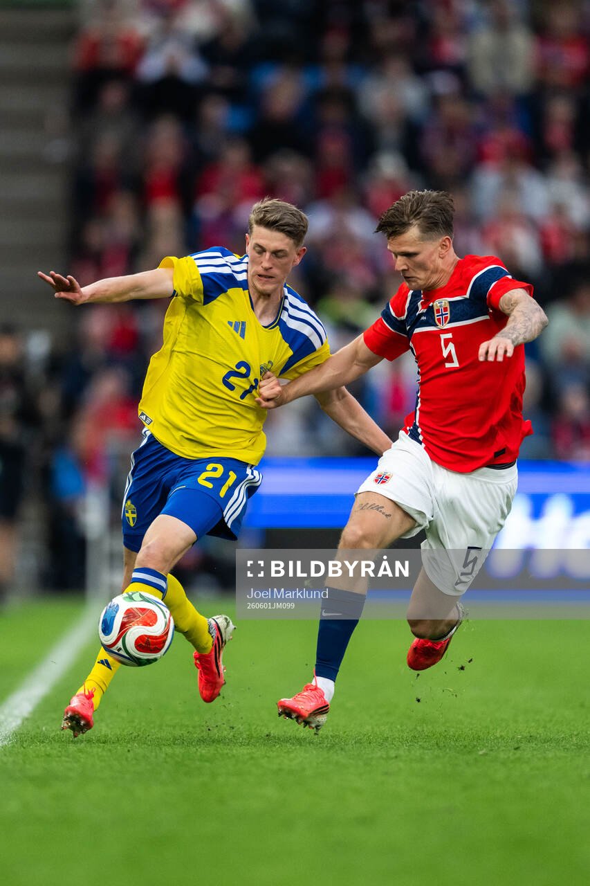 Alexander Bernhardsson of Sweden and David Møller Wolfe of