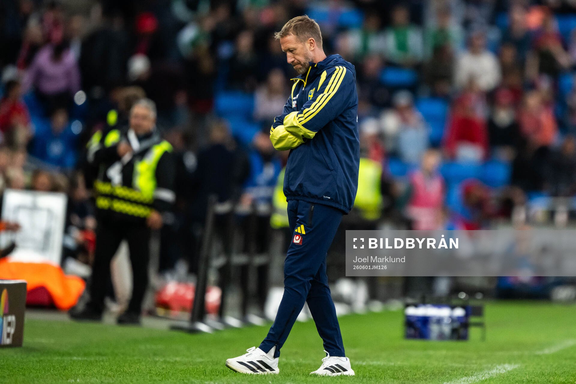 Head coach Graham Potter of Sweden looks dejected