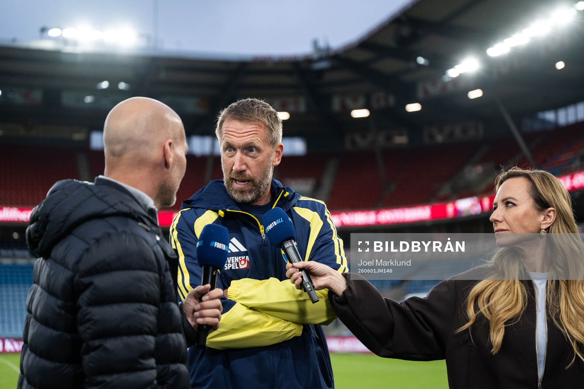 Head coach Graham Potter of Sweden with Fredrik Ljungberg