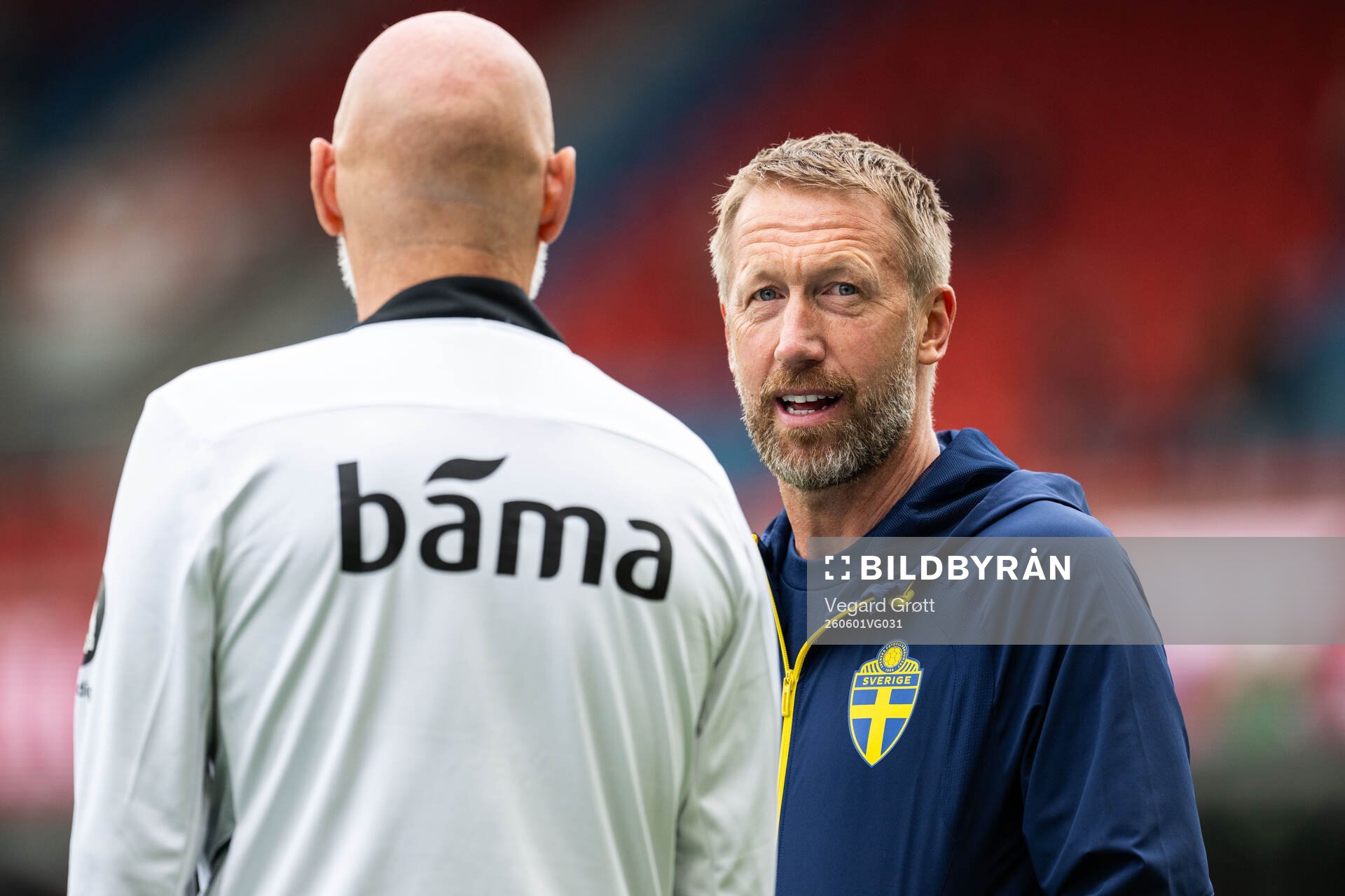 Head coach Graham Potter of Sweden and Head coach Ståle