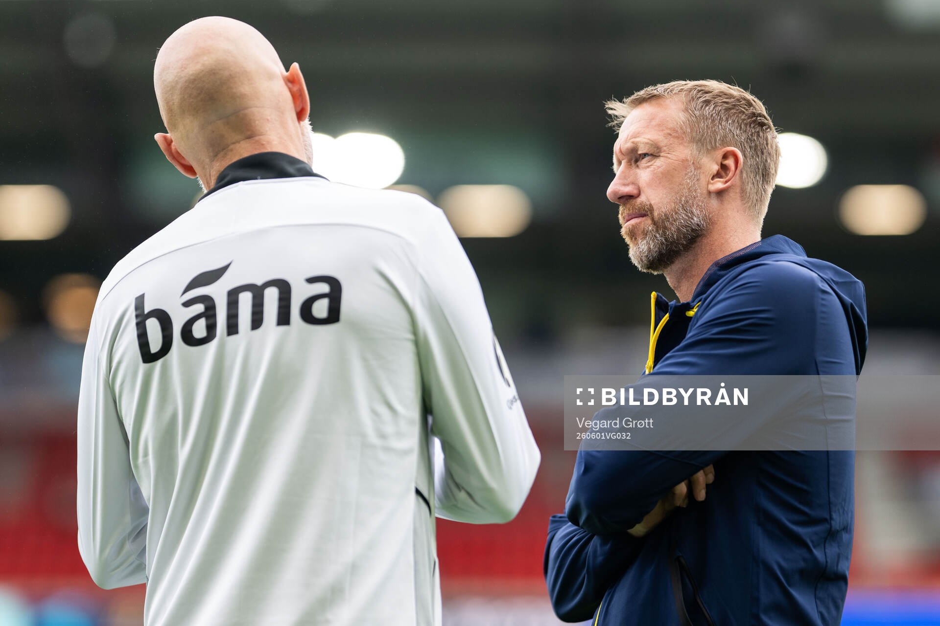Head coach Graham Potter of Sweden and Head coach Ståle