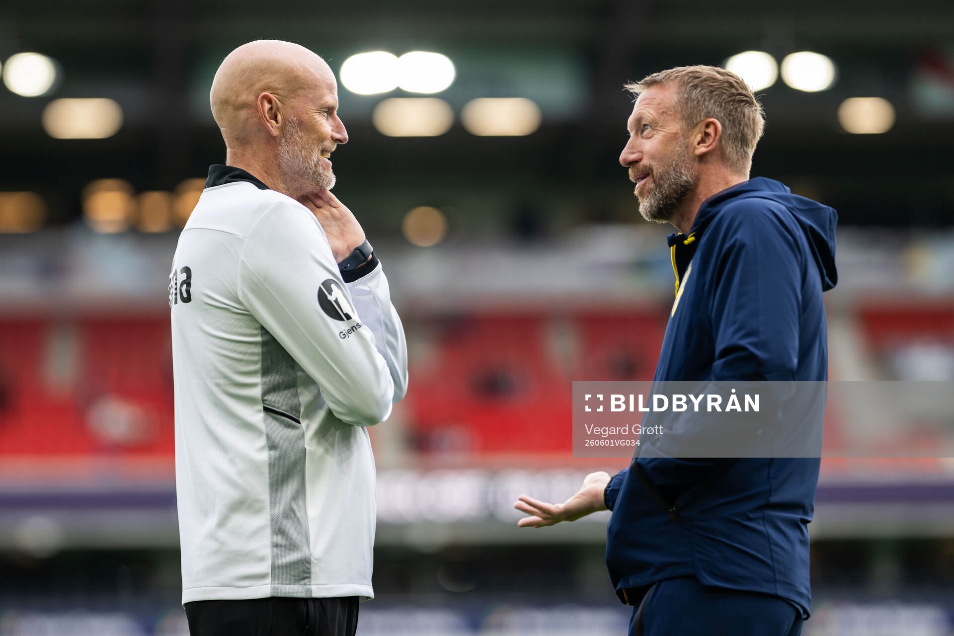 Head coach Ståle Solbakken of Norway and Head coach Graham