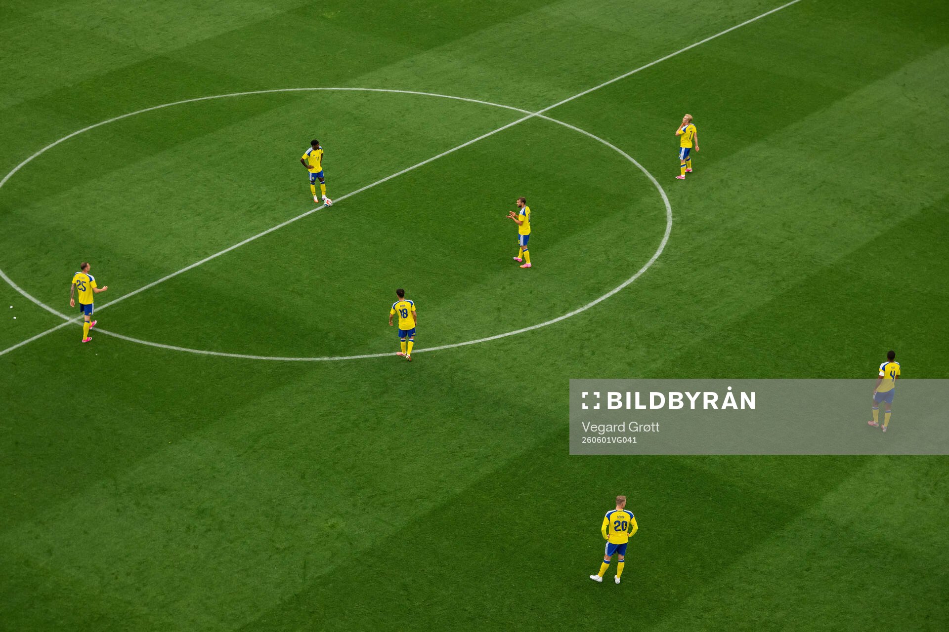 Players of Sweden look dejected