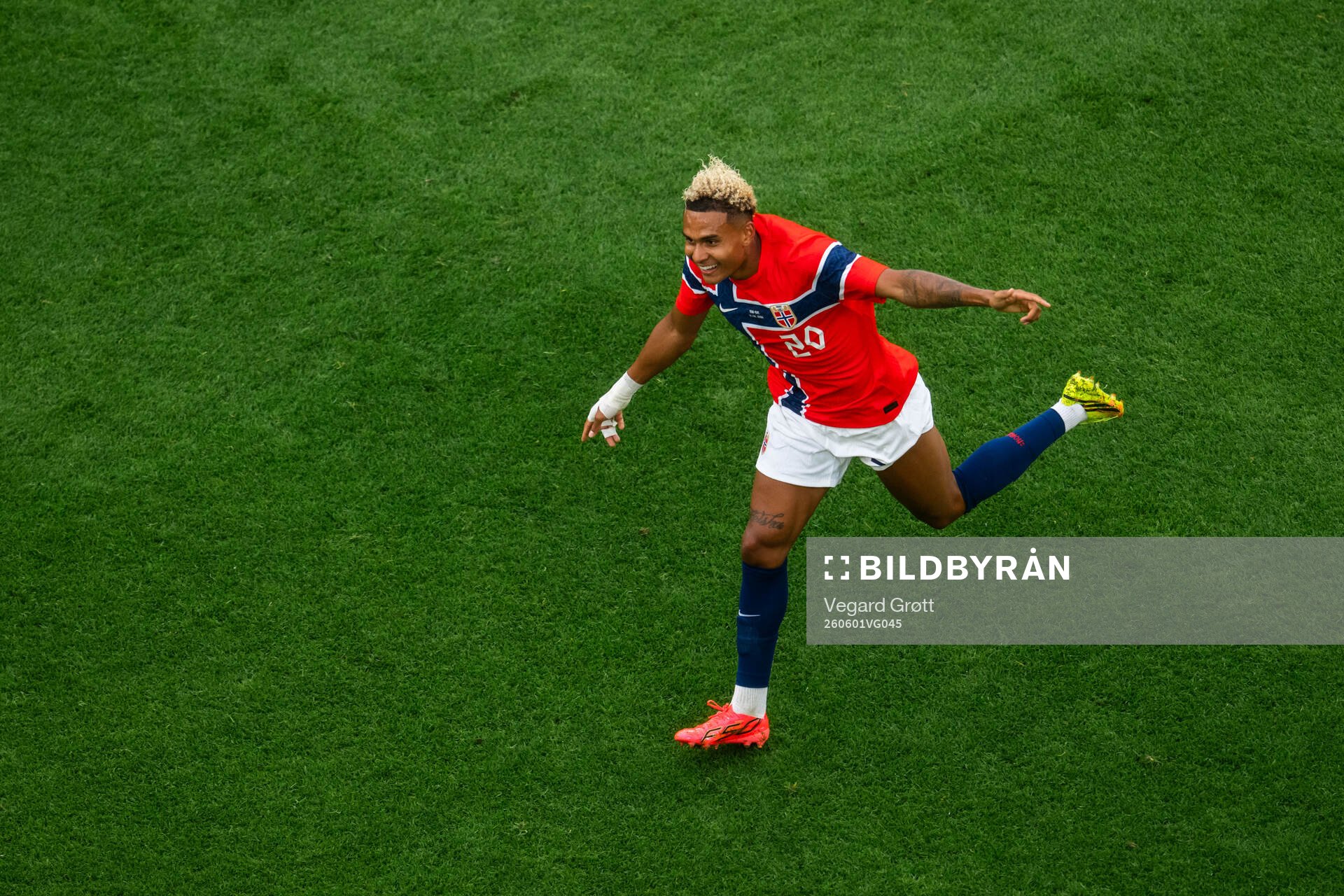 Antonio Nusa of Norway celebrates
