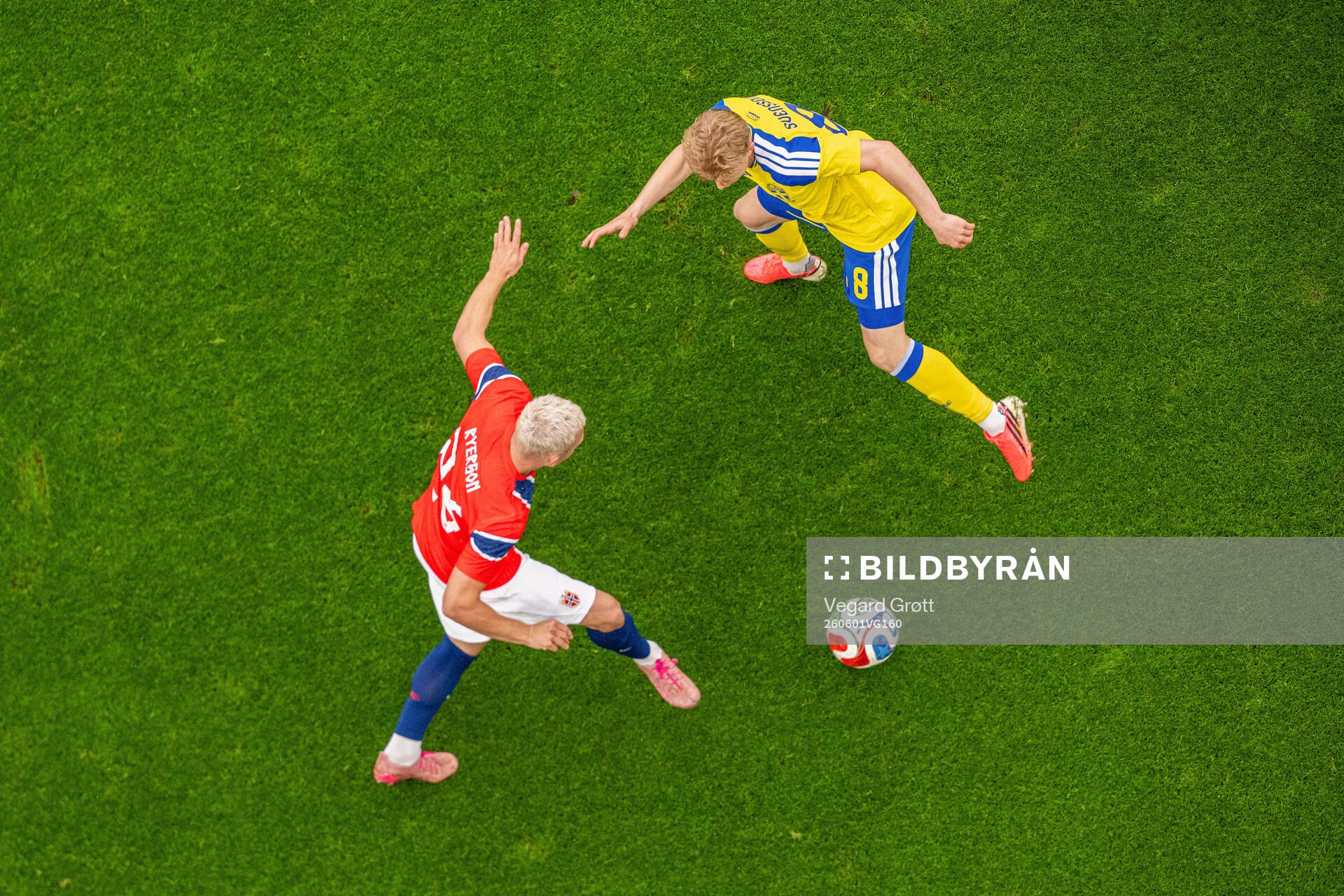Julian Ryerson of Norway and Daniel Svensson of Sweden