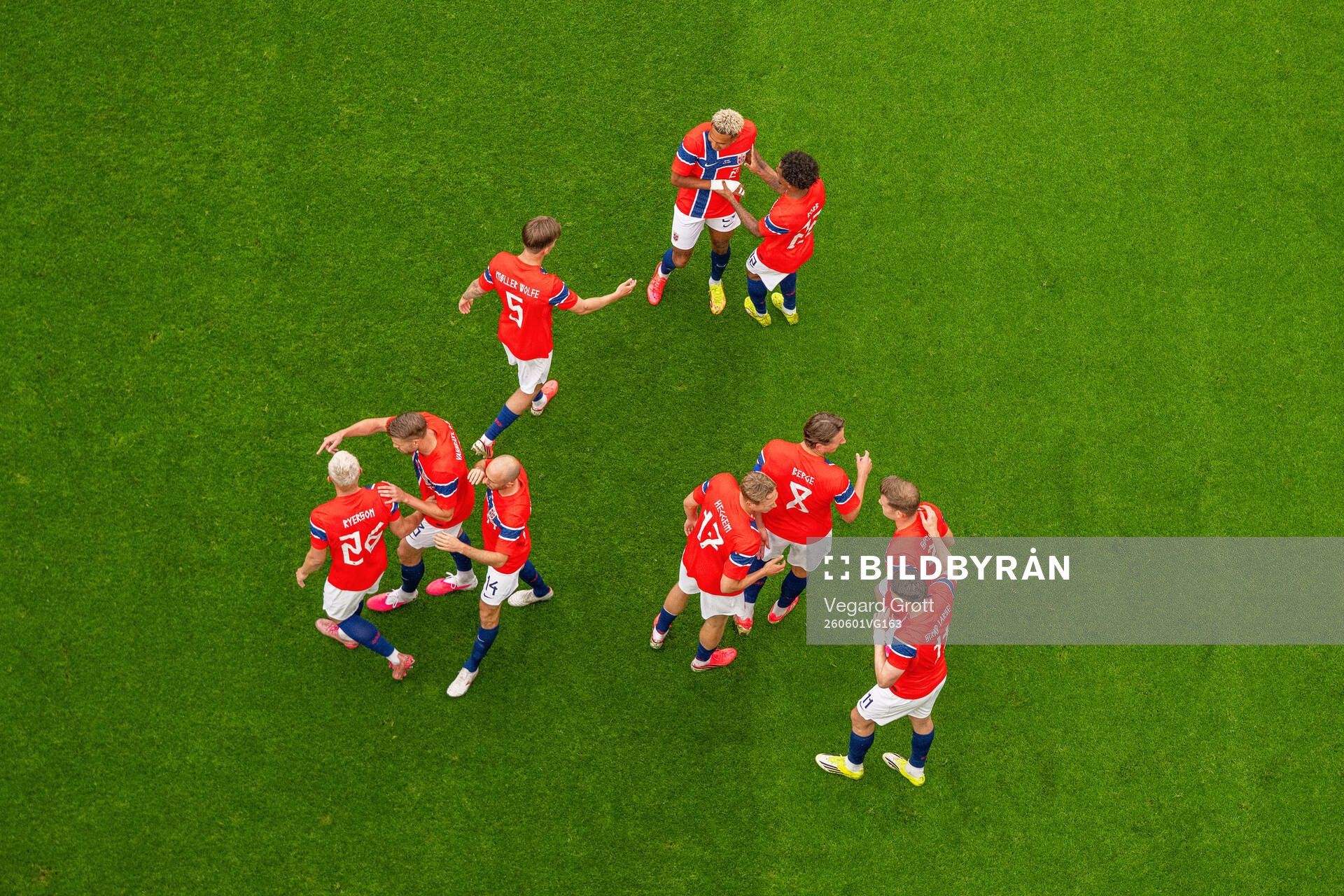 Jørgen Strand Larsen of Norway celebrates with teammates