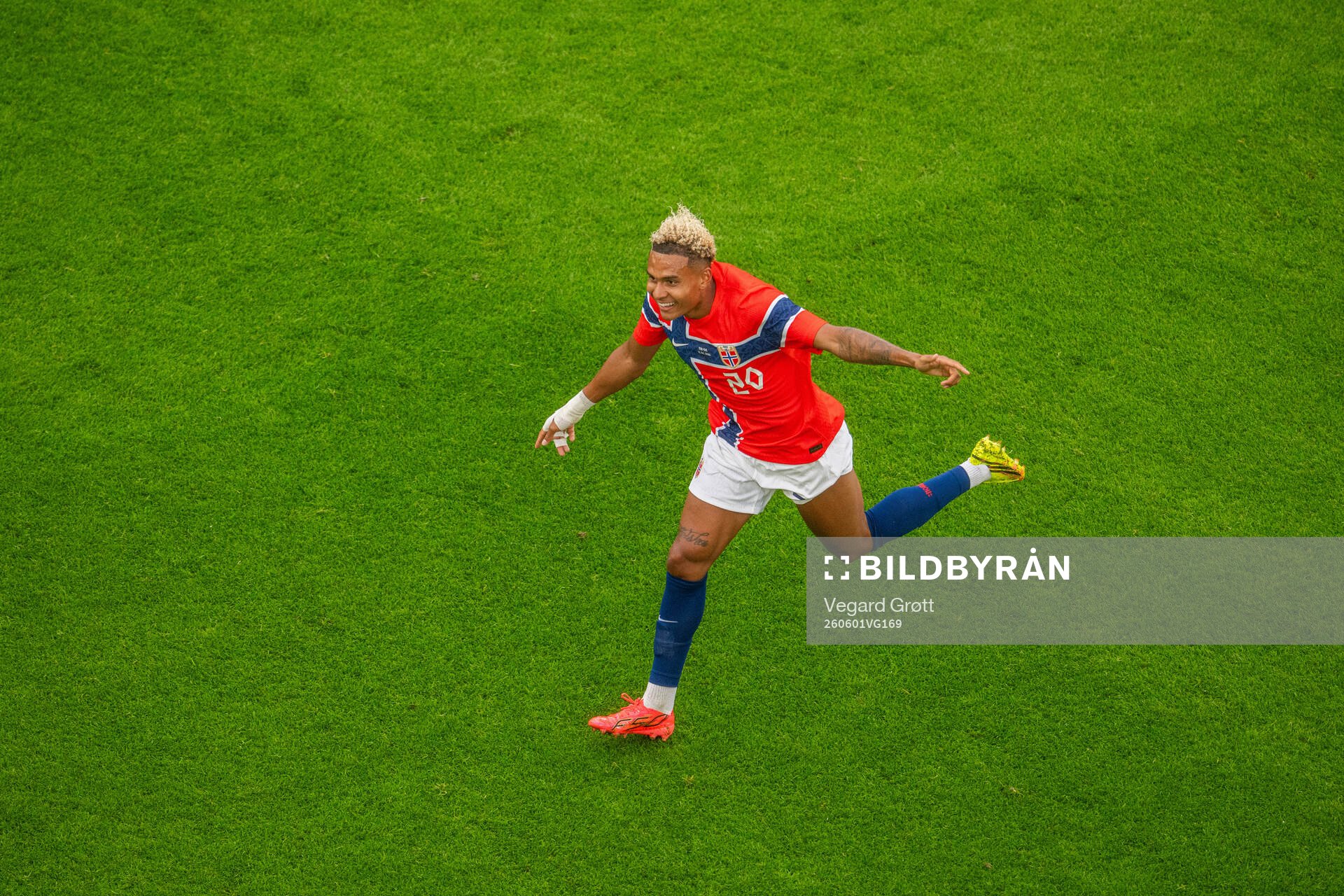 Antonio Nusa of Norway celebrates