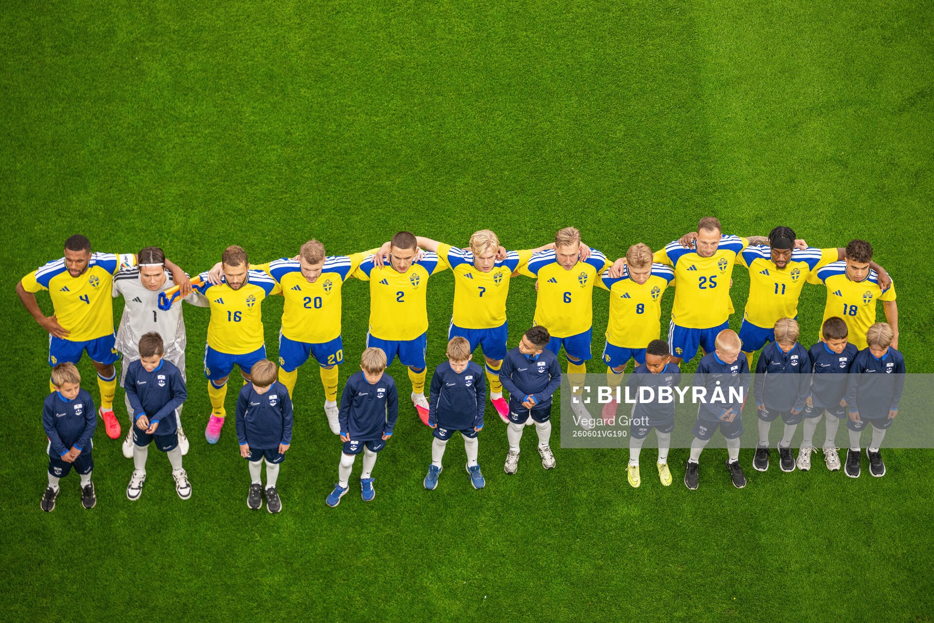 Isak Hien, goalkeeper Jacob Widell Zetterström, Jesper