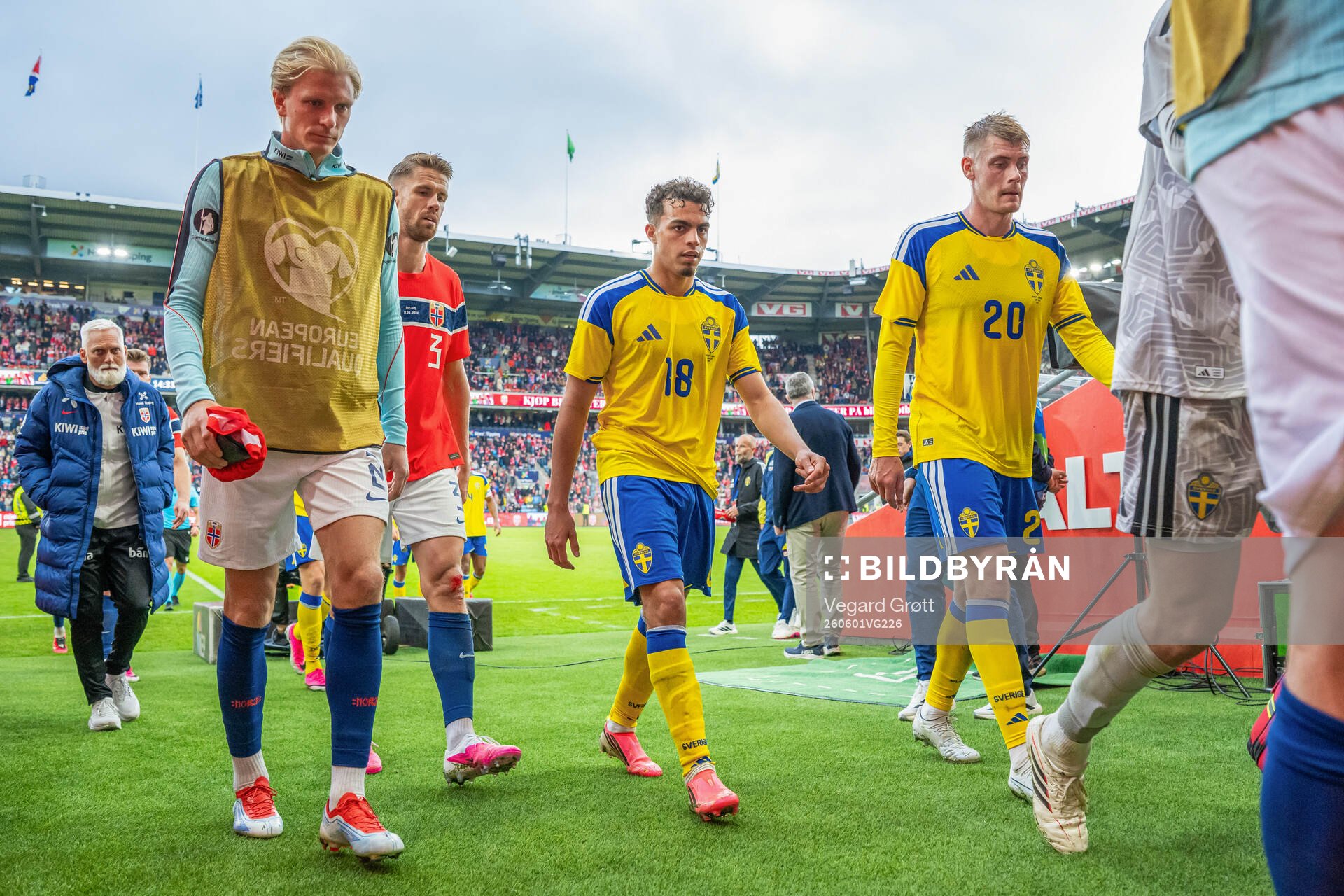 Morten Thorsby of Norway, Yasin Ayari of Sweden and Eric