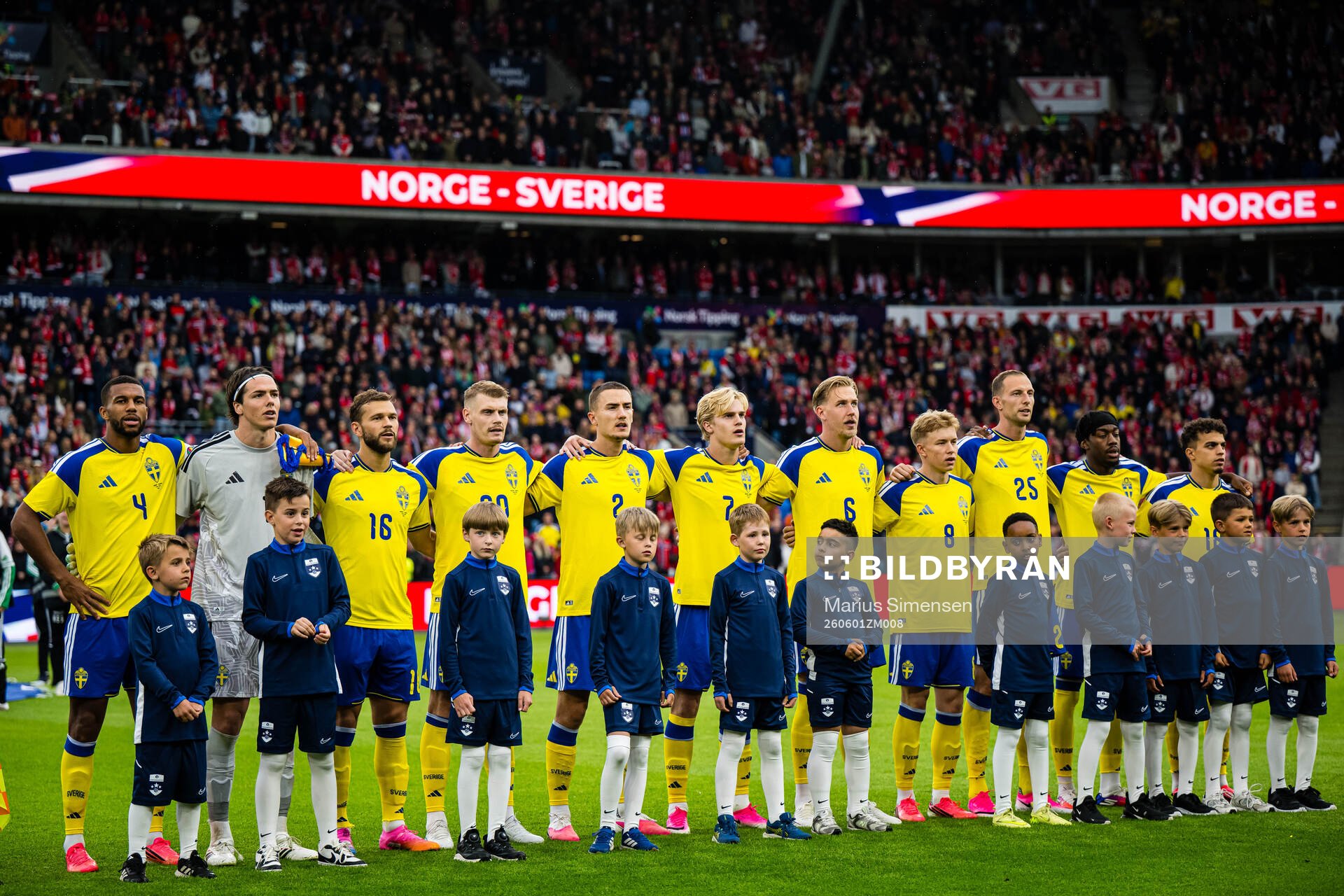 Isak Hien, goalkeeper Jacob Widell Zetterström, Jesper