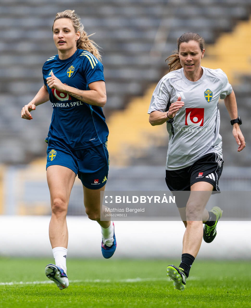 Nathalie Björn and equipment manager Sara Thunebro of the