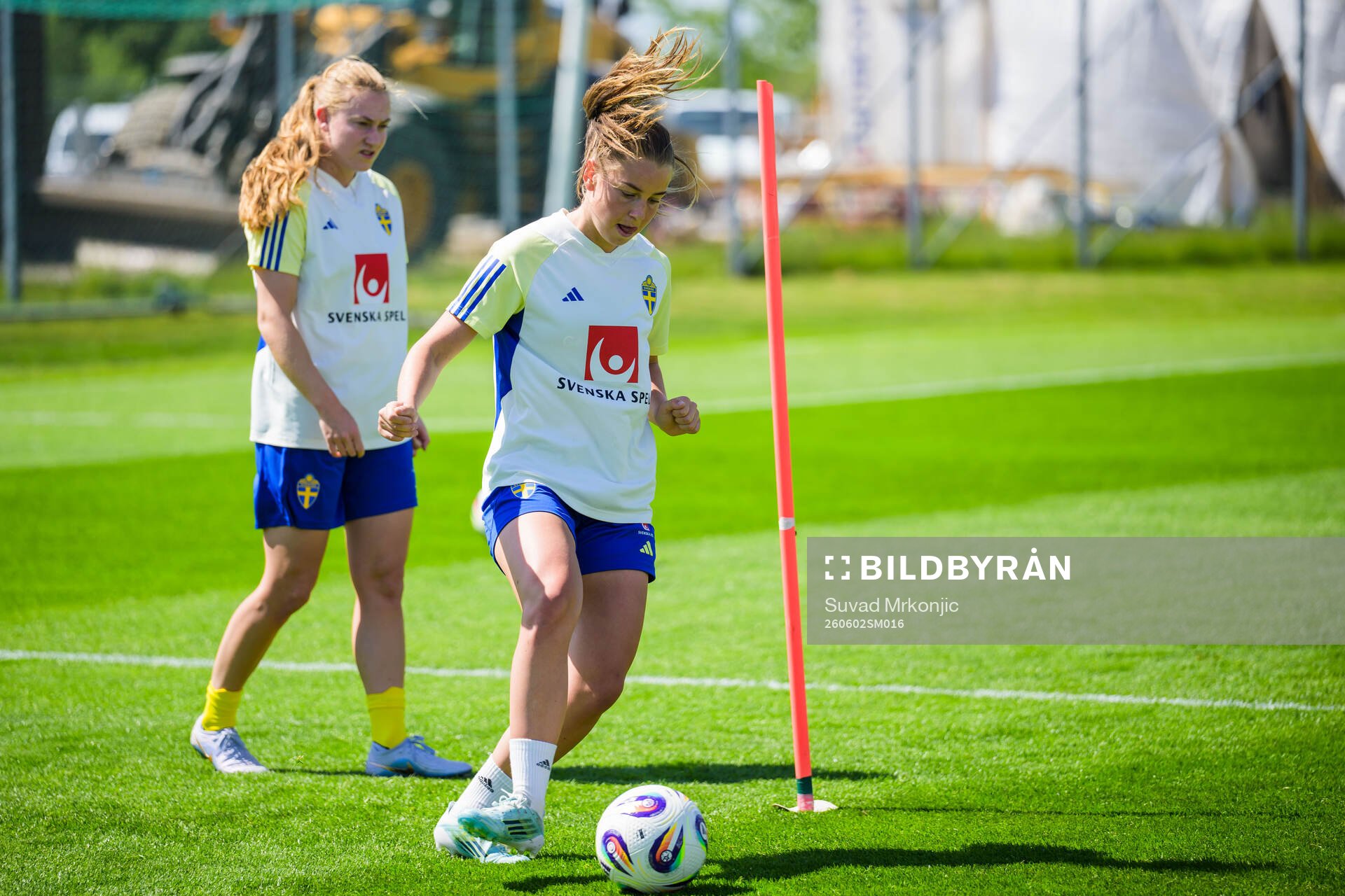 Agnes Mårtensson and Elsa Pelgander of the Swedish women's
