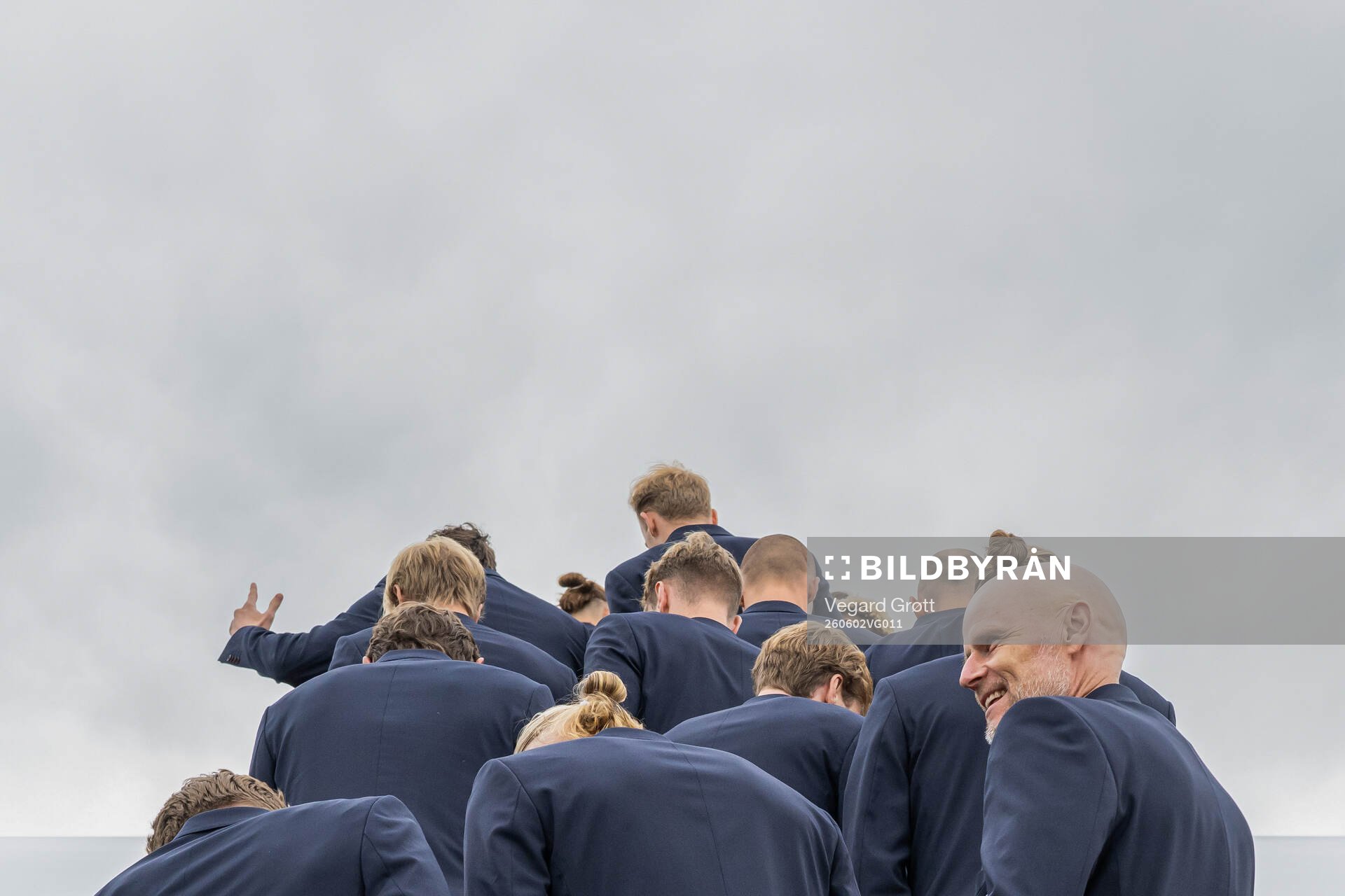 Head coach Ståle Solbakken and players of the Norwegian