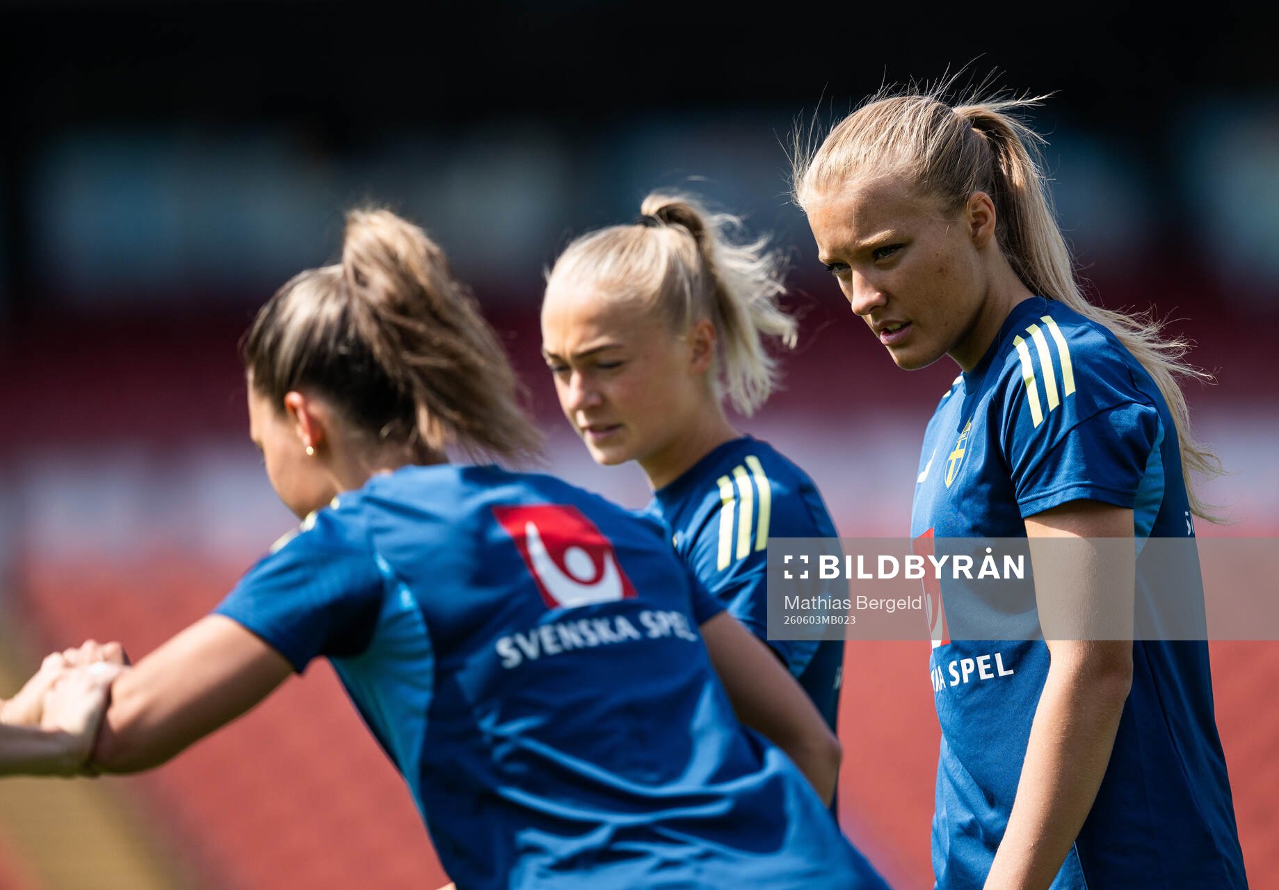 Hanna Bennison and Smilla Holmberg of the Swedish women's