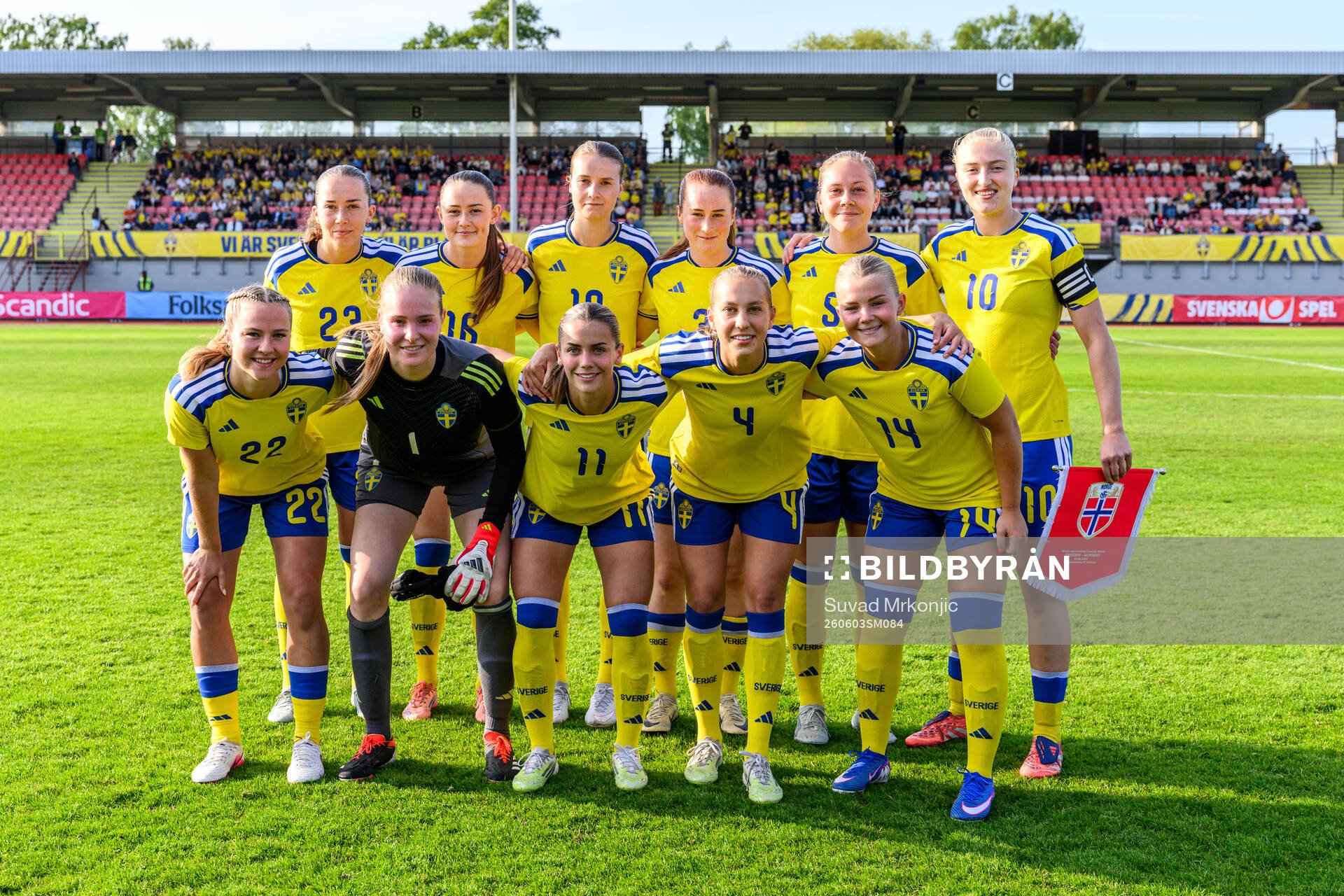 Top left Athinna Persson Lundgren, Svea Rehnberg, Julia