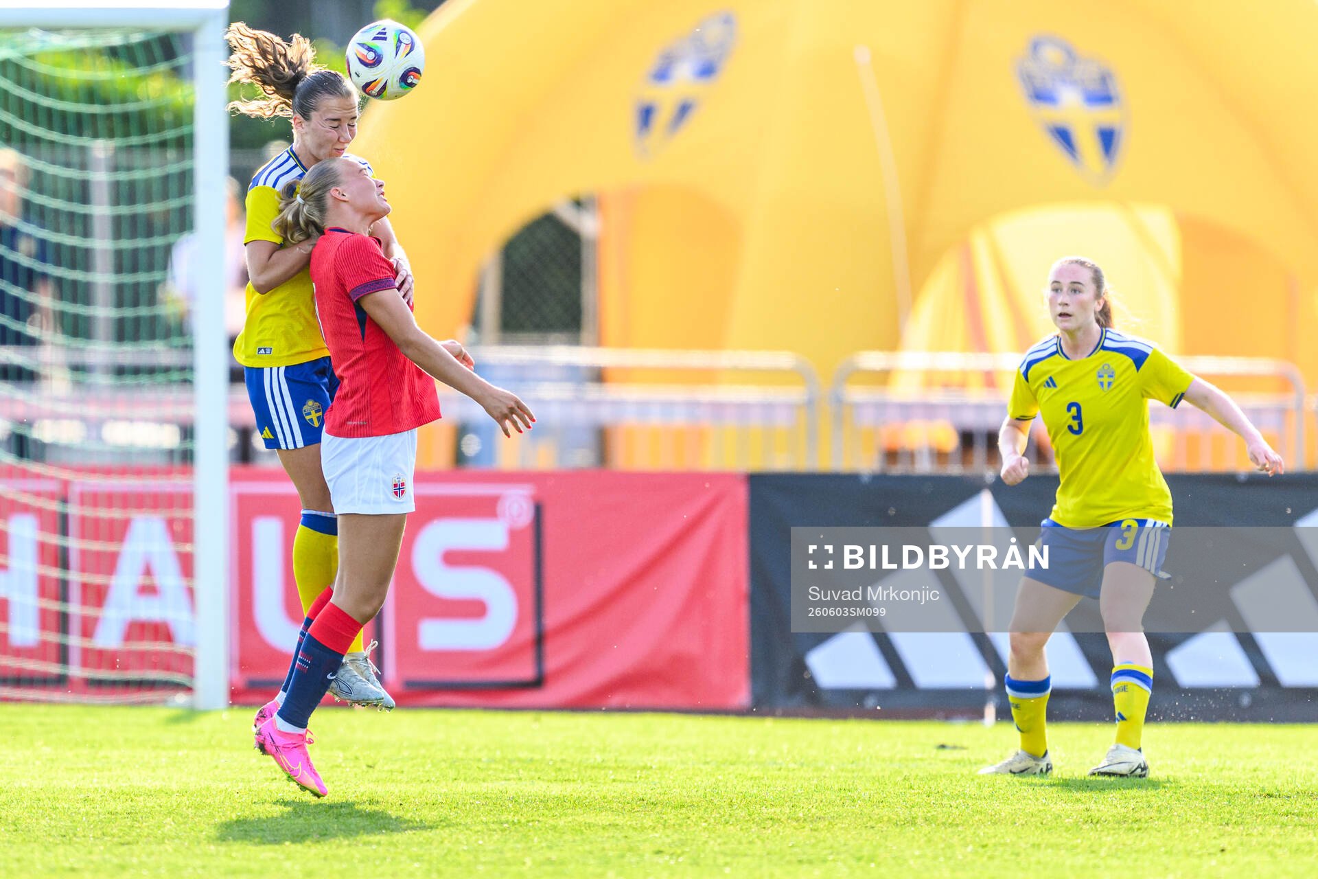 Athinna Persson Lundgren of Sweden and Julie Aune Jorde of