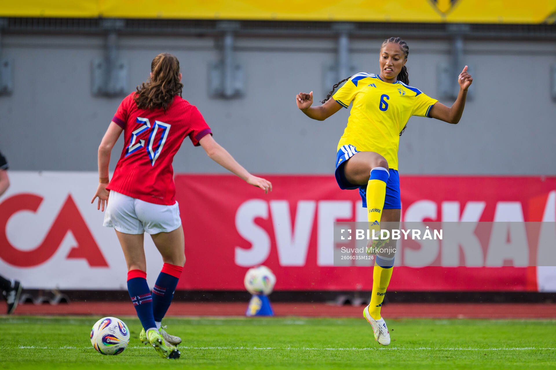 Frøya Brennskag-Dorsin of Norway and Cassandra Bogere of