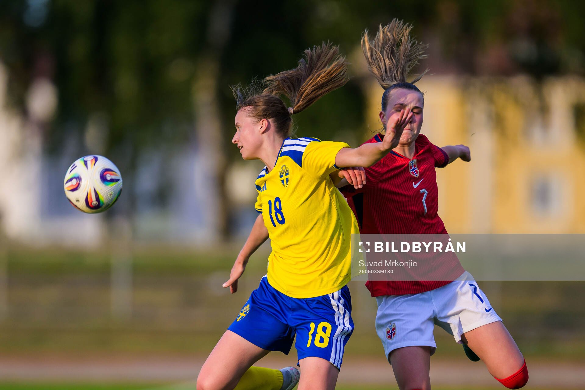 Julia Ragnarsson of Sweden and Emilie Bragstad of Norway