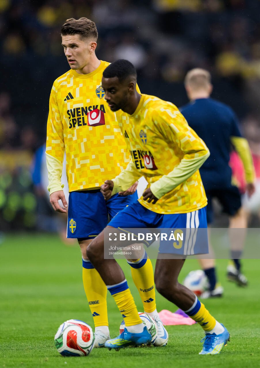 Viktor Gyökeres and Alexander Isak of Sweden