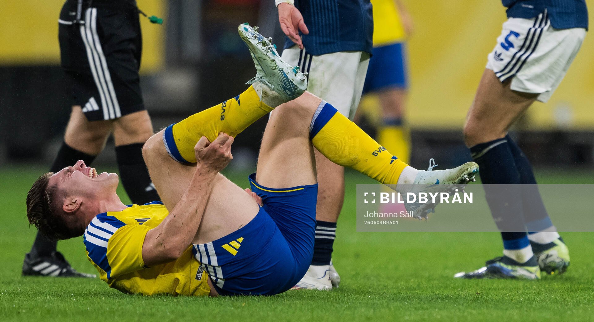 Viktor Gyökeres of Sweden in pain