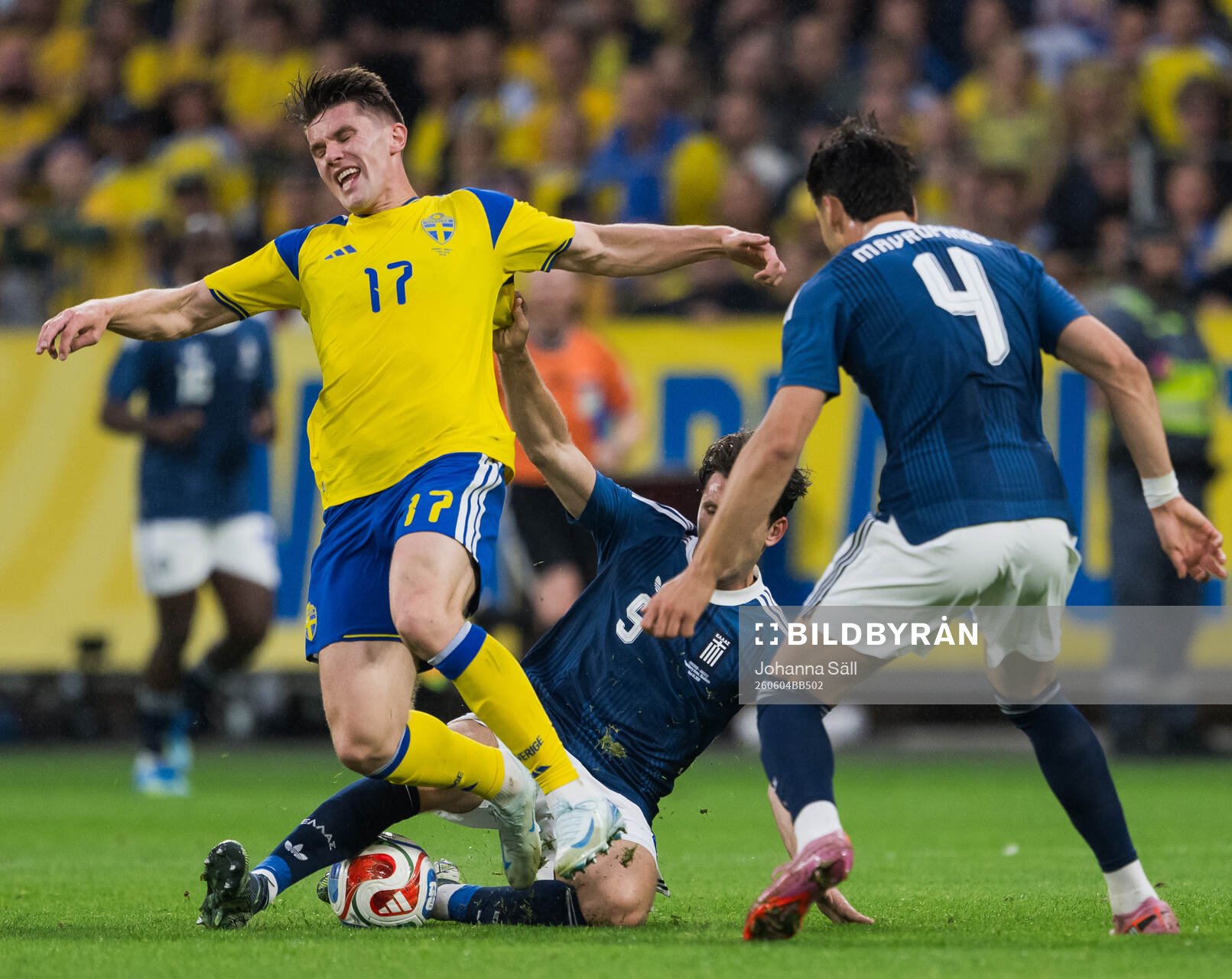 Viktor Gyökeres of Sweden and Panagiotis Retsos of Greece