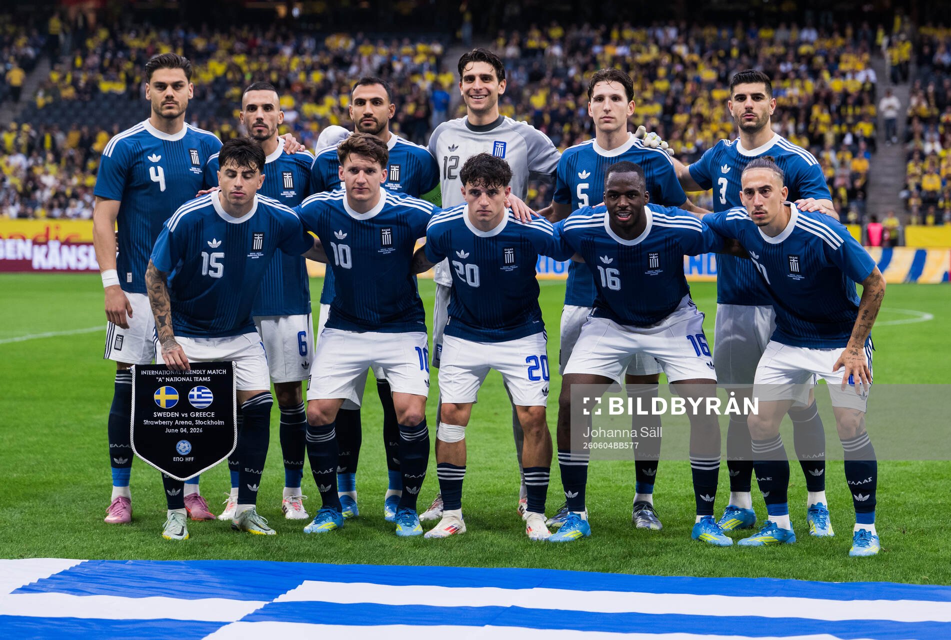The starting eleven of Greece pose for a photo