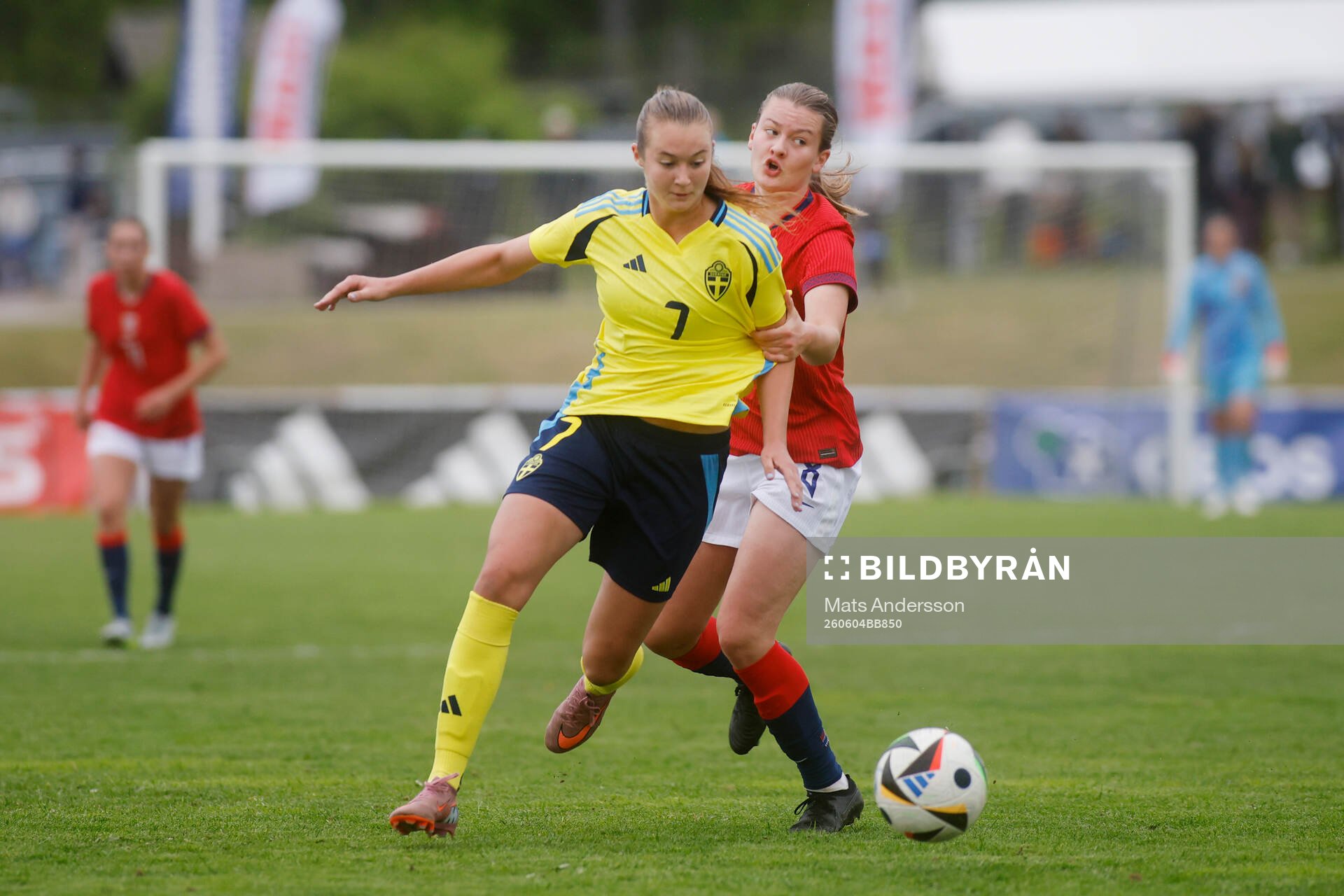 Lilian Häggkvist of Sweden and Sigrid Antonsen Gamst of