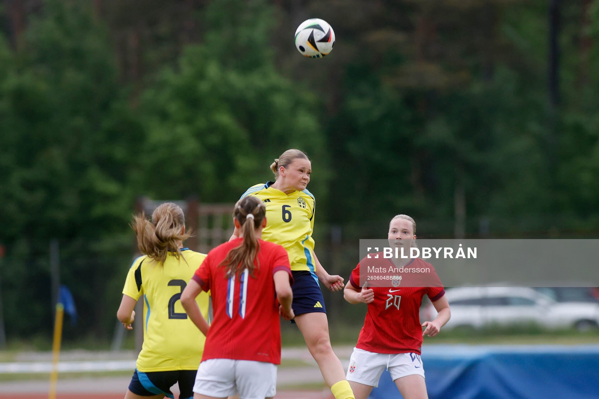 Ellie Junetoft of Sweden and Kaja Reber Askedal of Norge