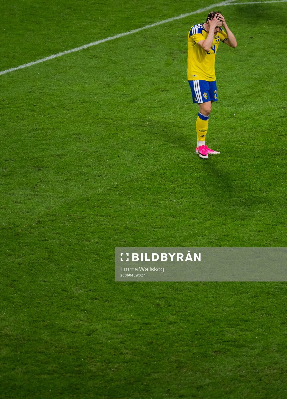 Elliot Stroud of Sweden looks dejected