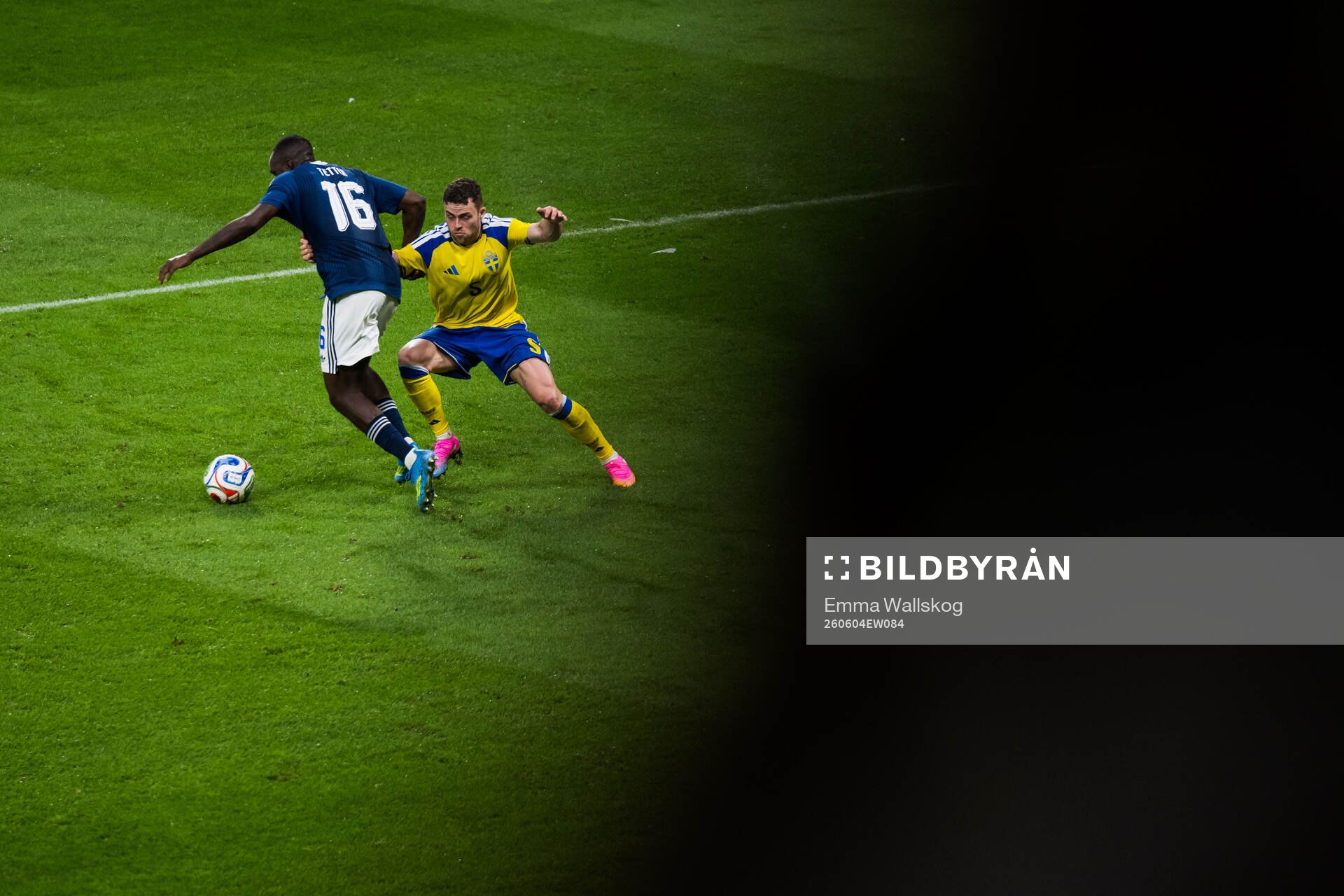 Andreas Tetteh of Greece and Gabriel Gudmundsson of Sweden