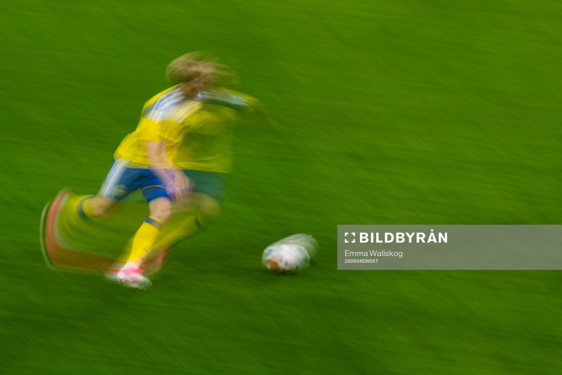 Lucas Bergvall of Sweden