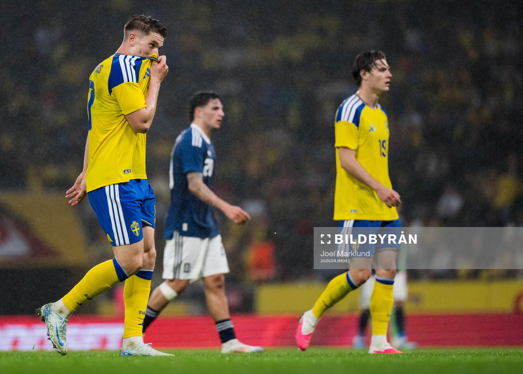 Viktor Gyökeres and Mattias Svanberg of Sweden look