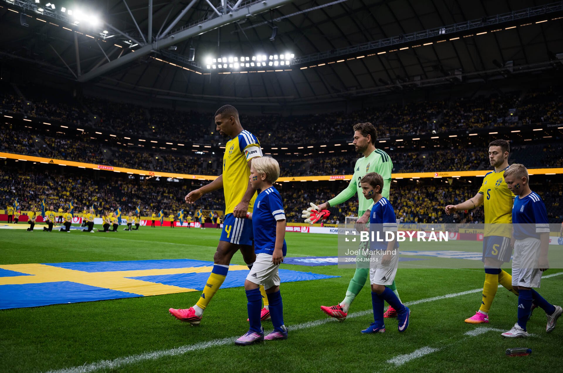 Isak Hien, goalkeeper Kristoffer Nordfeldt and Gabriel