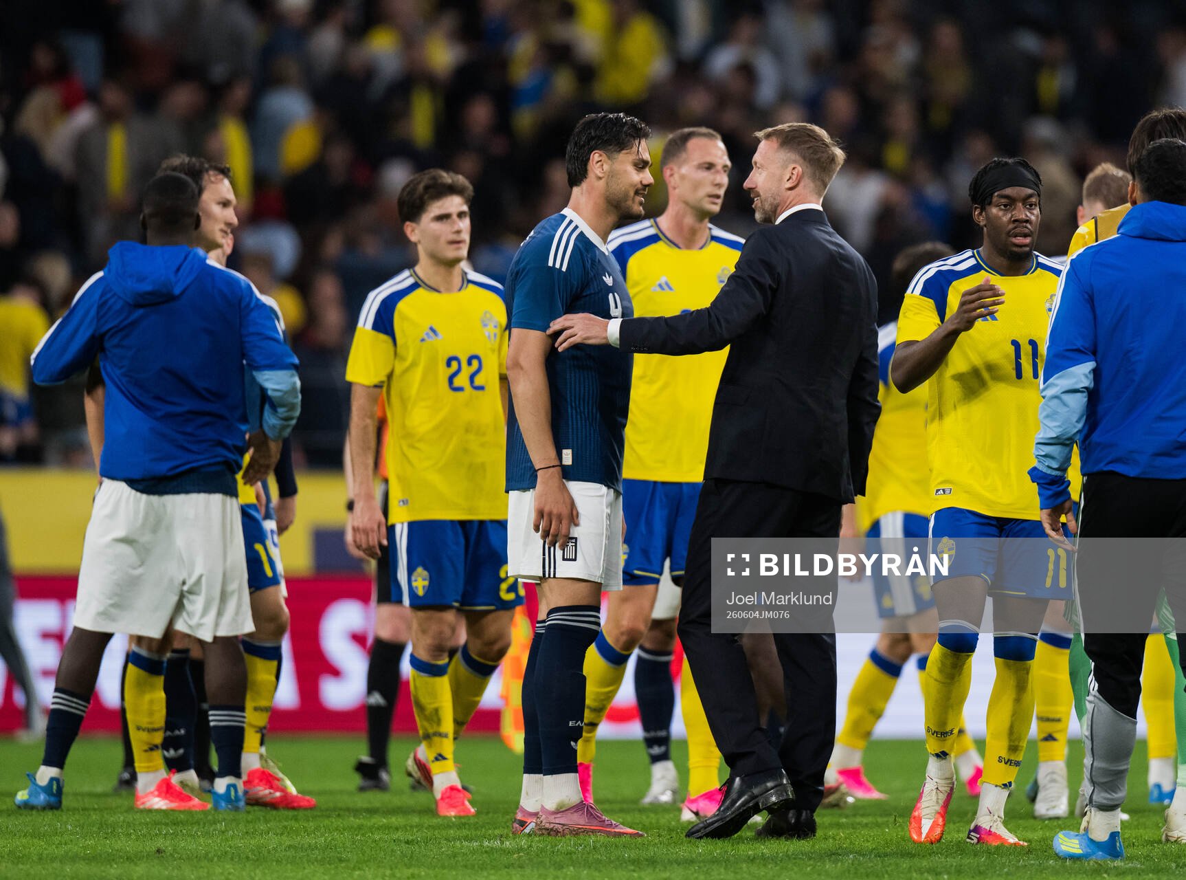 Ntinos Mavropanos of Greece and Head coach Graham Potter of