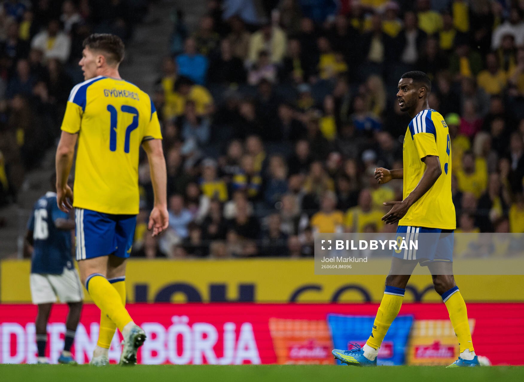 Viktor Gyökeres and Alexander Isak of Sweden
