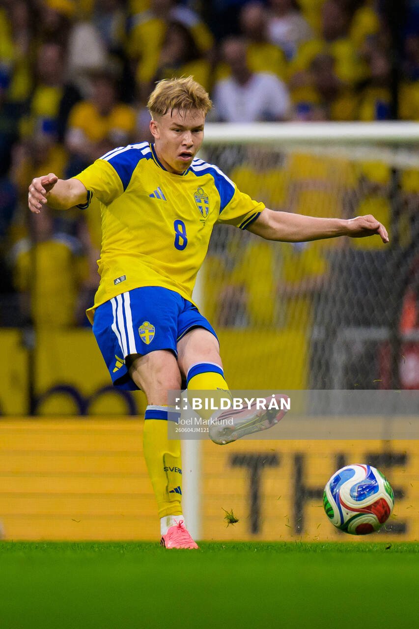 Daniel Svensson of Sweden