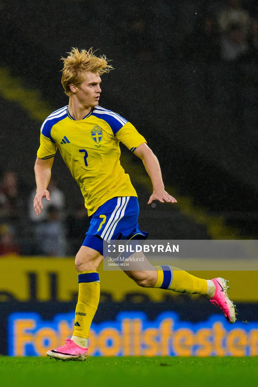 Lucas Bergvall of Sweden