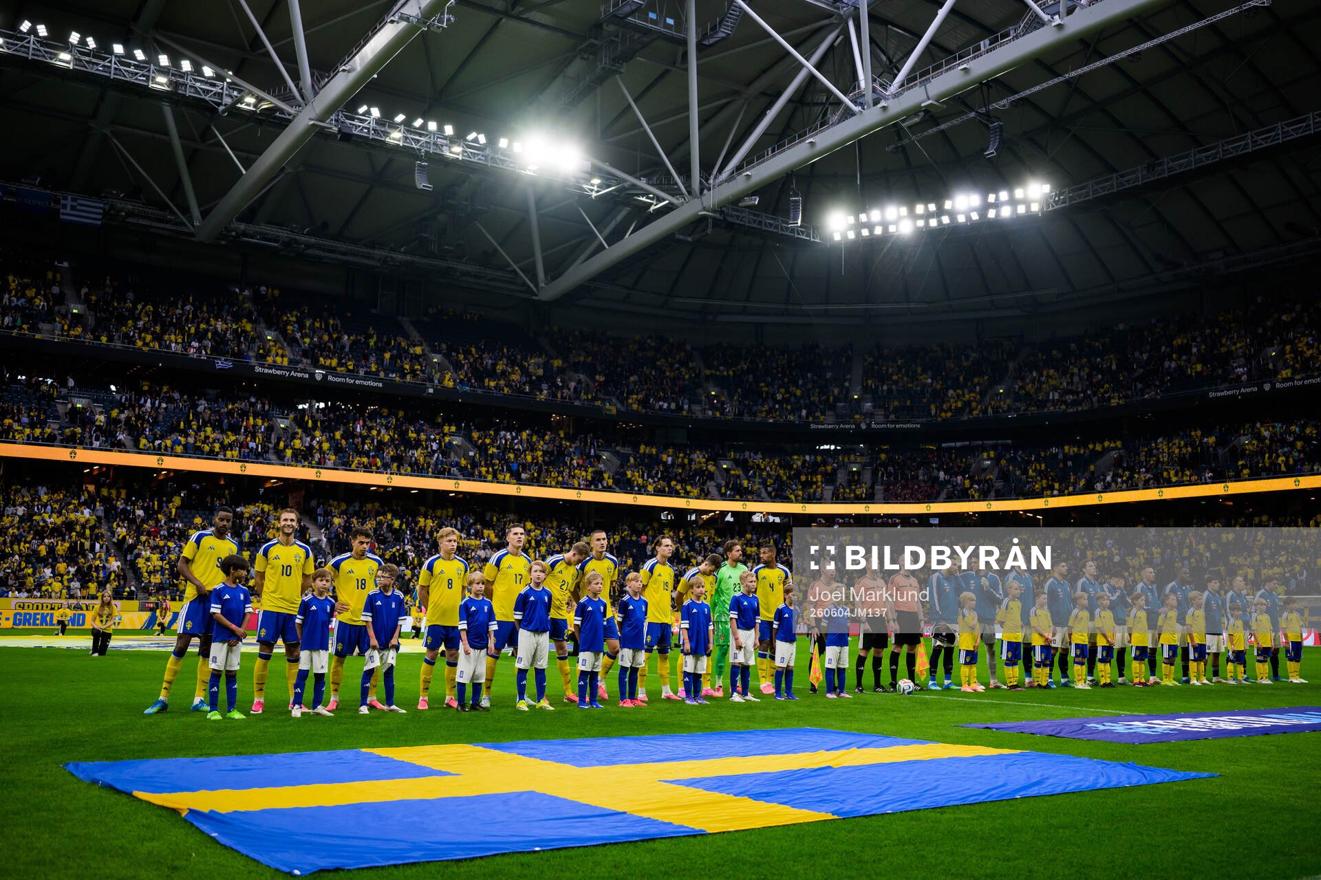 Players of Sweden and of Greece