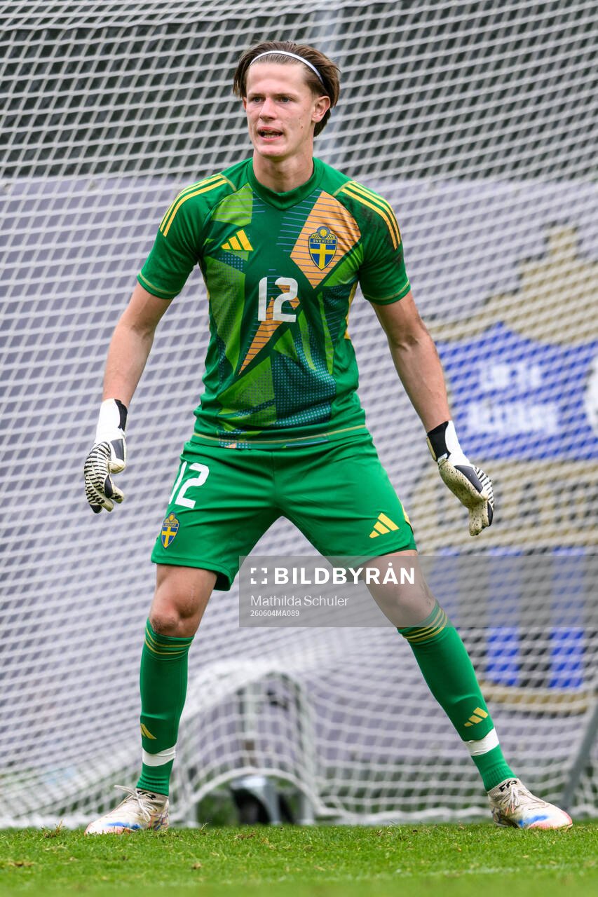 Goalkeeper Tex Jeppsson Bergkvist