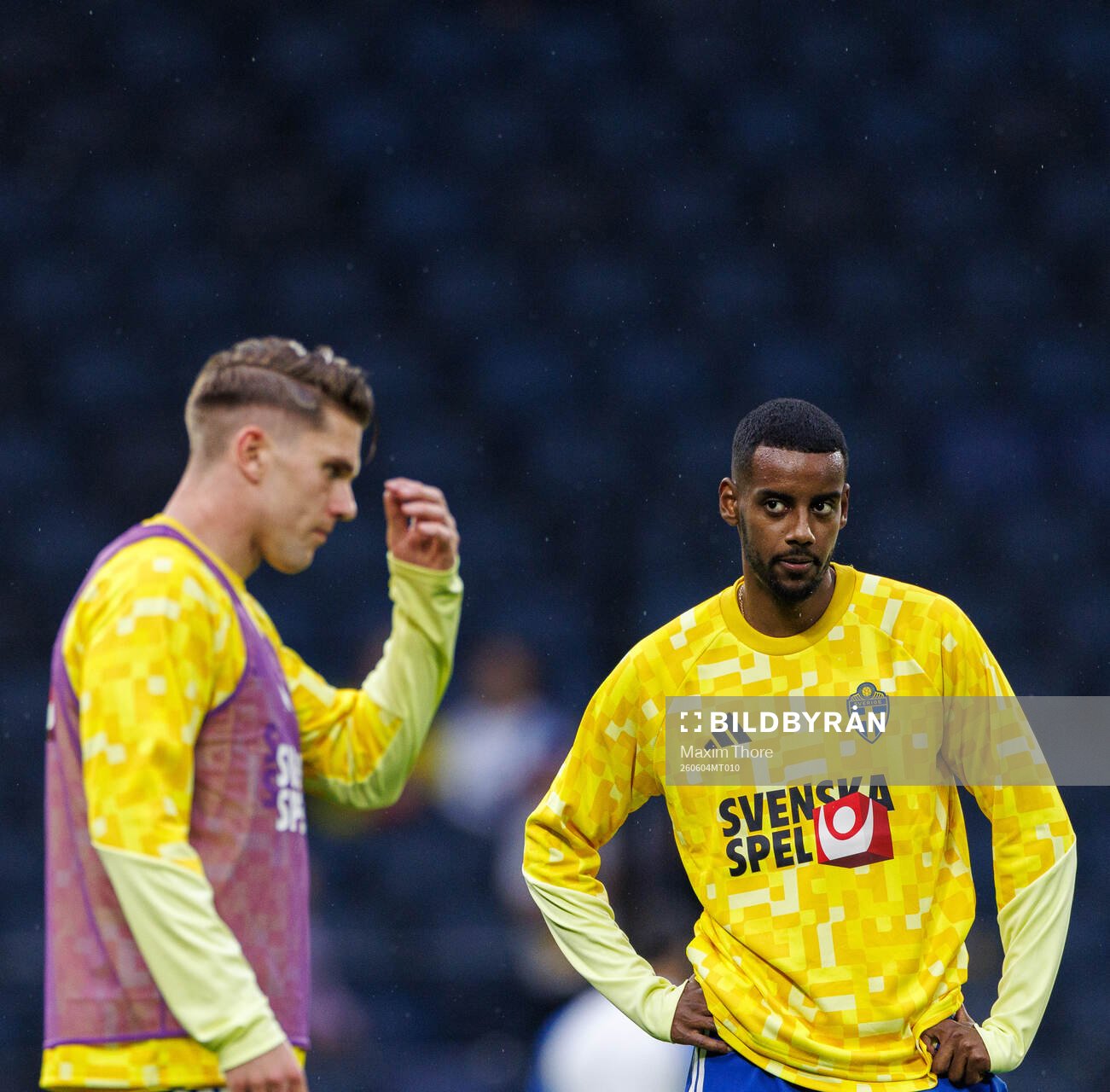 Viktor Gyökeres and Alexander Isak of Sweden