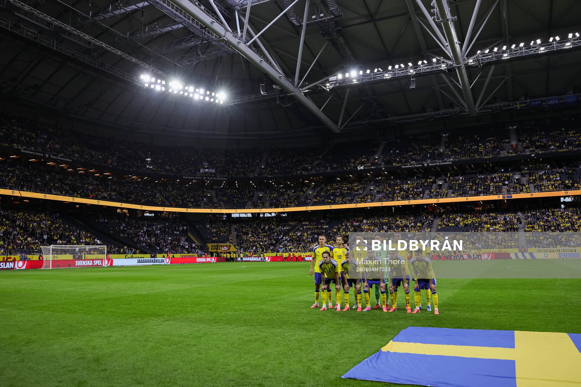 The starting eleven of Sweden pose for a photo