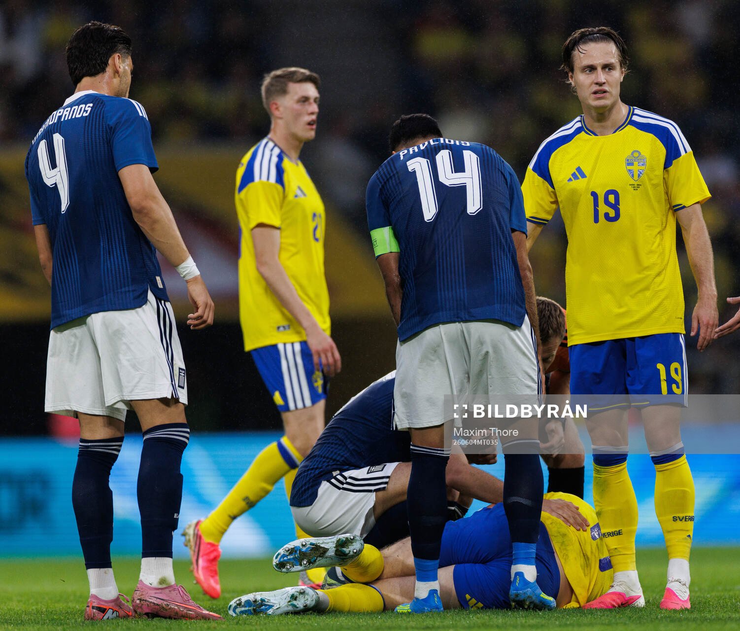 Viktor Gyökeres of Sweden in pain