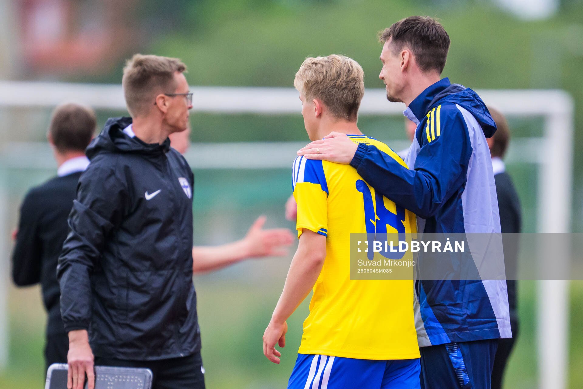 Charlie Rosenqvist and Head coach head Daniel Bäckström