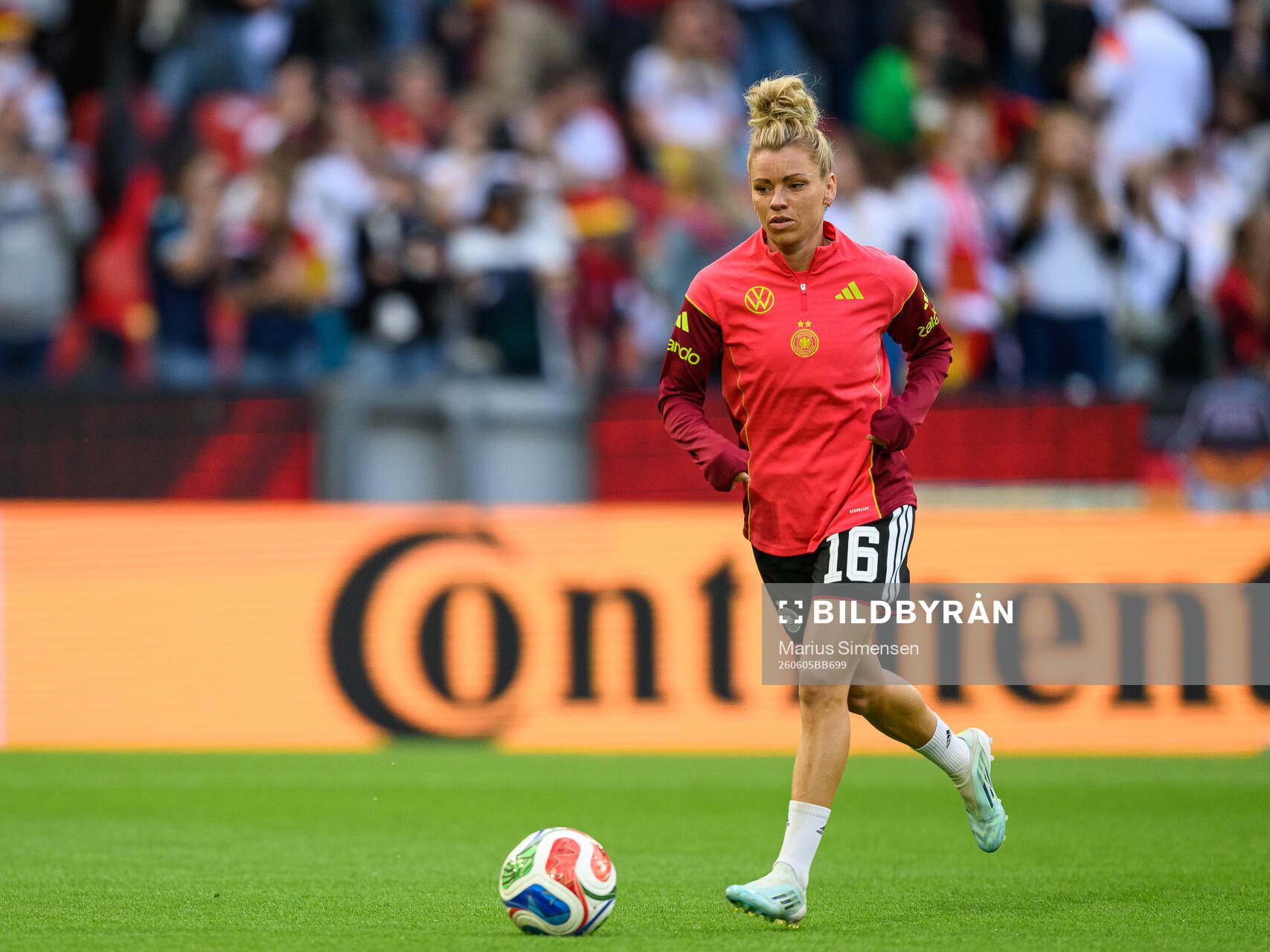 Linda Dallmann of Germany