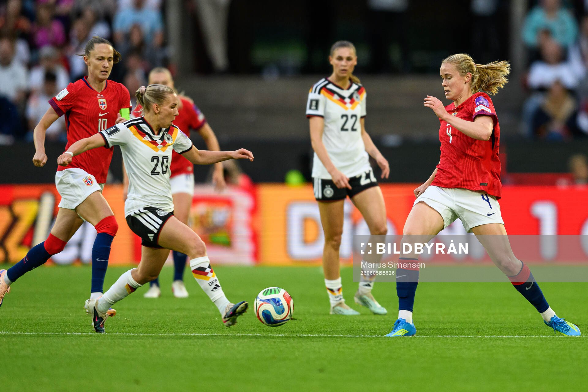 Elisa Senß of Germany and Julie Blakstad of Norway