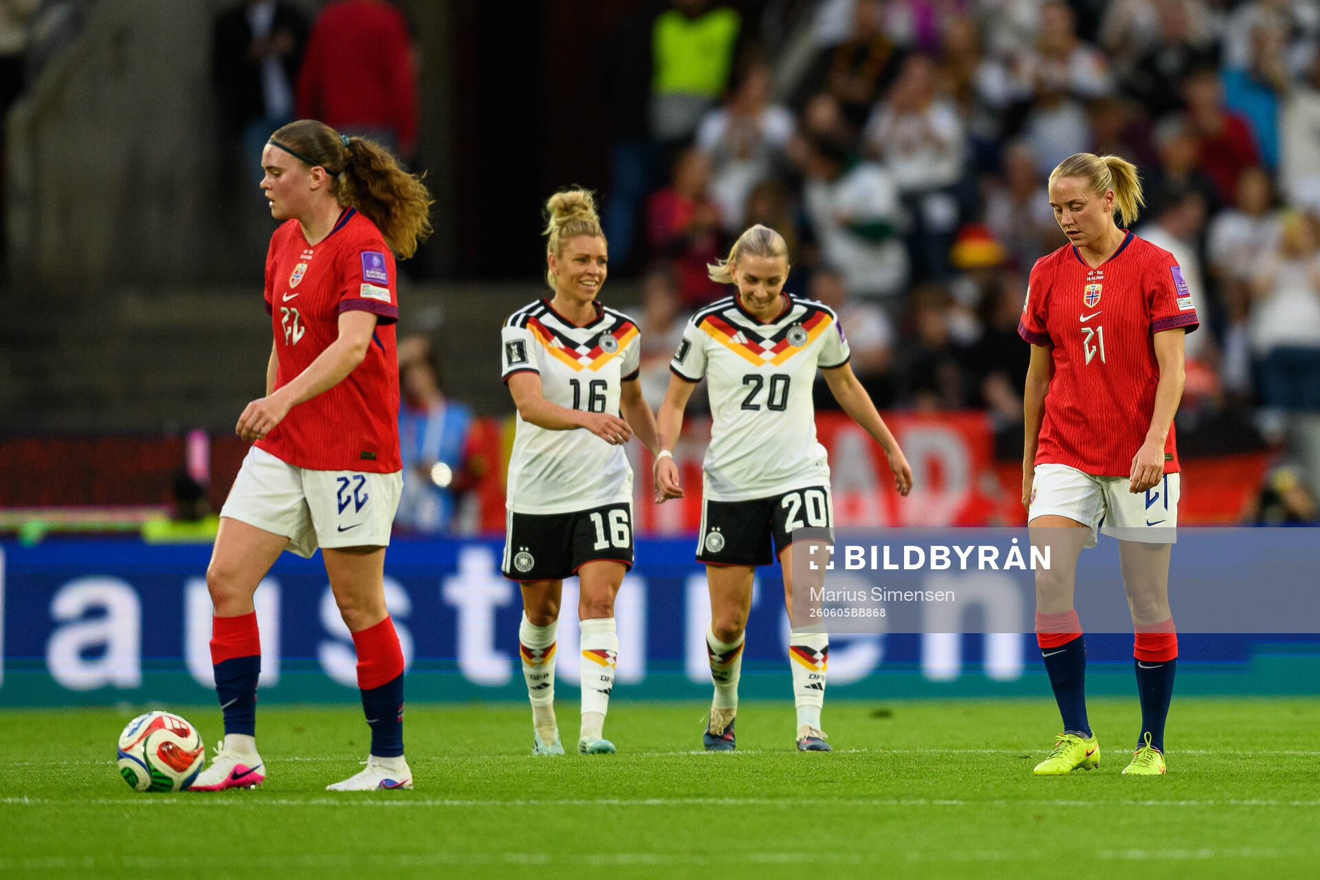 Signe Gaupset and Lisa Naalsund of Norway look dejected
