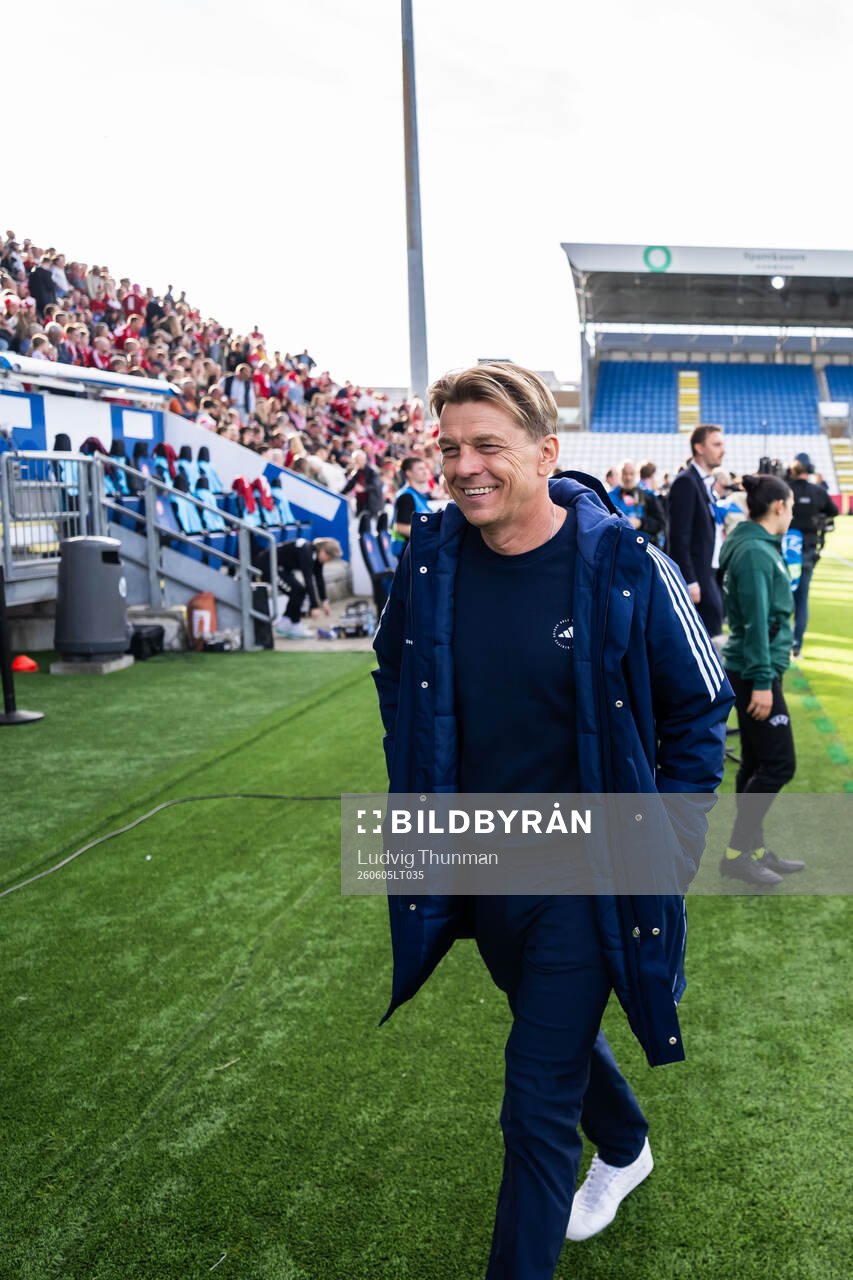 Head coach Tony Gustavsson of Sweden