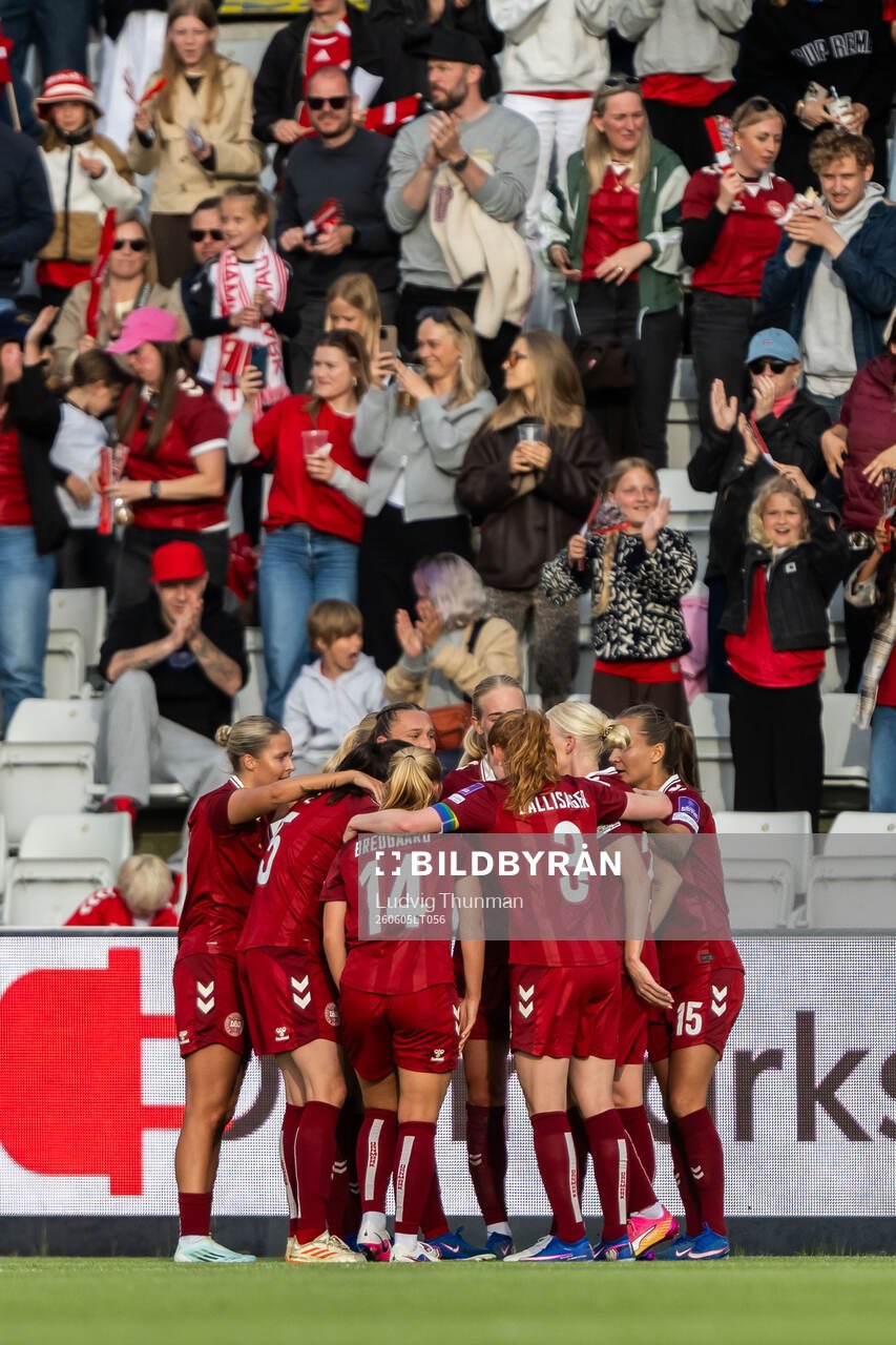 Cecilie Fløe Nielsen of Denmark celebrates with team mates