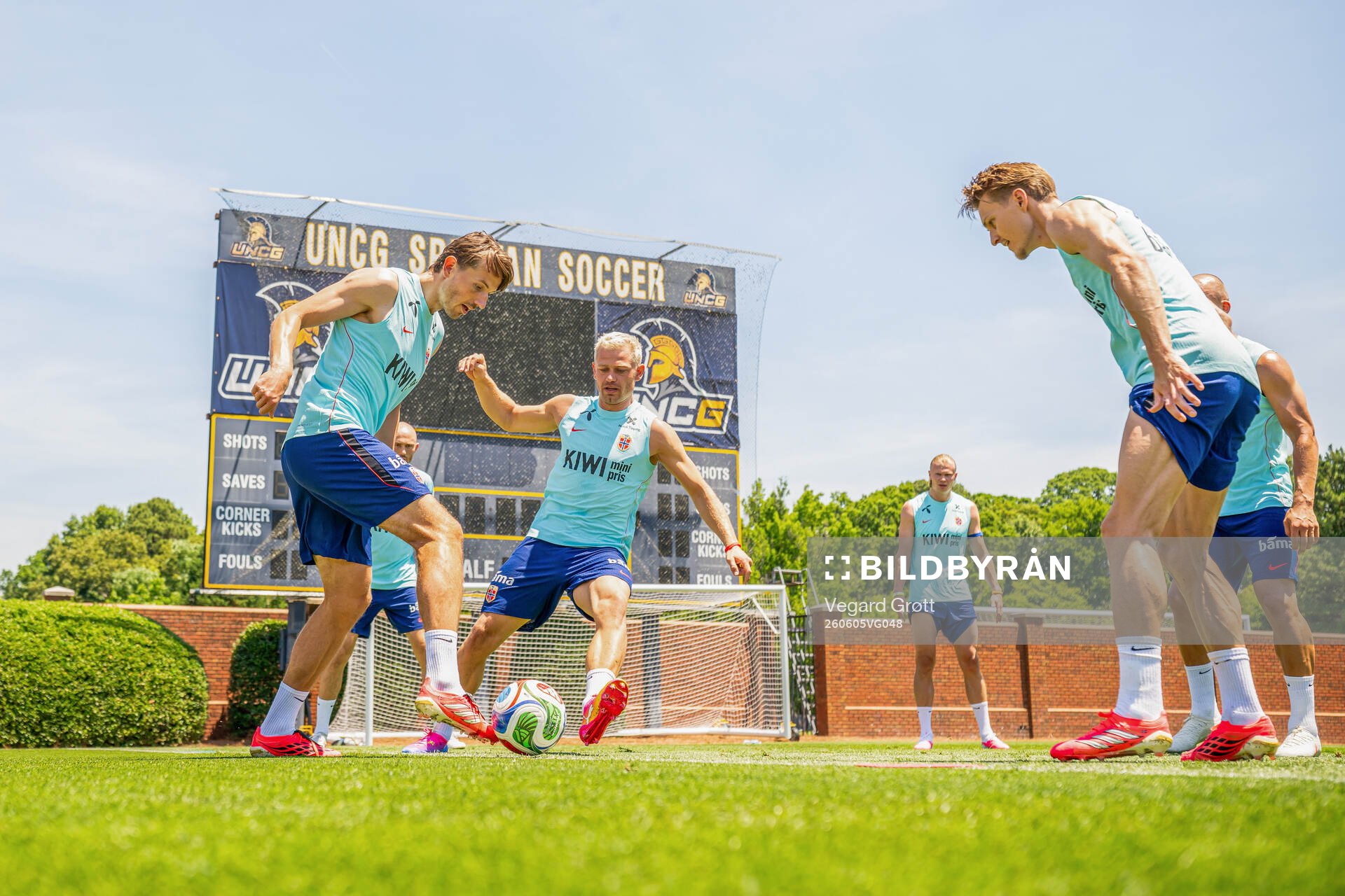 Sander Berge, Julian Ryerson and Martin Ødegaard of the