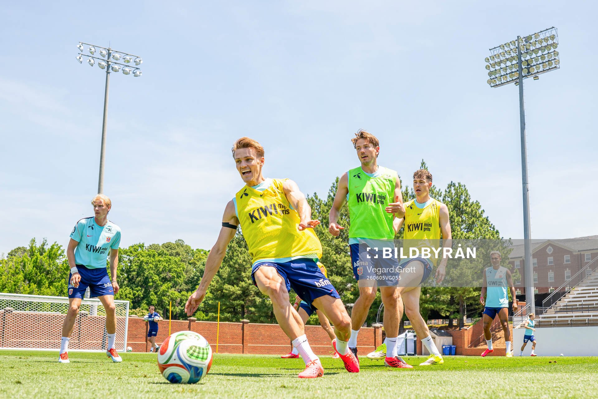 Martin Ødegaard and players of the Norwegian national